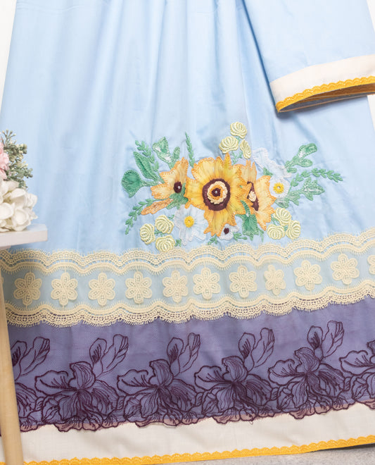 Light Blue Rida With Smart Dark Lacing & Floral Bunch In Centre