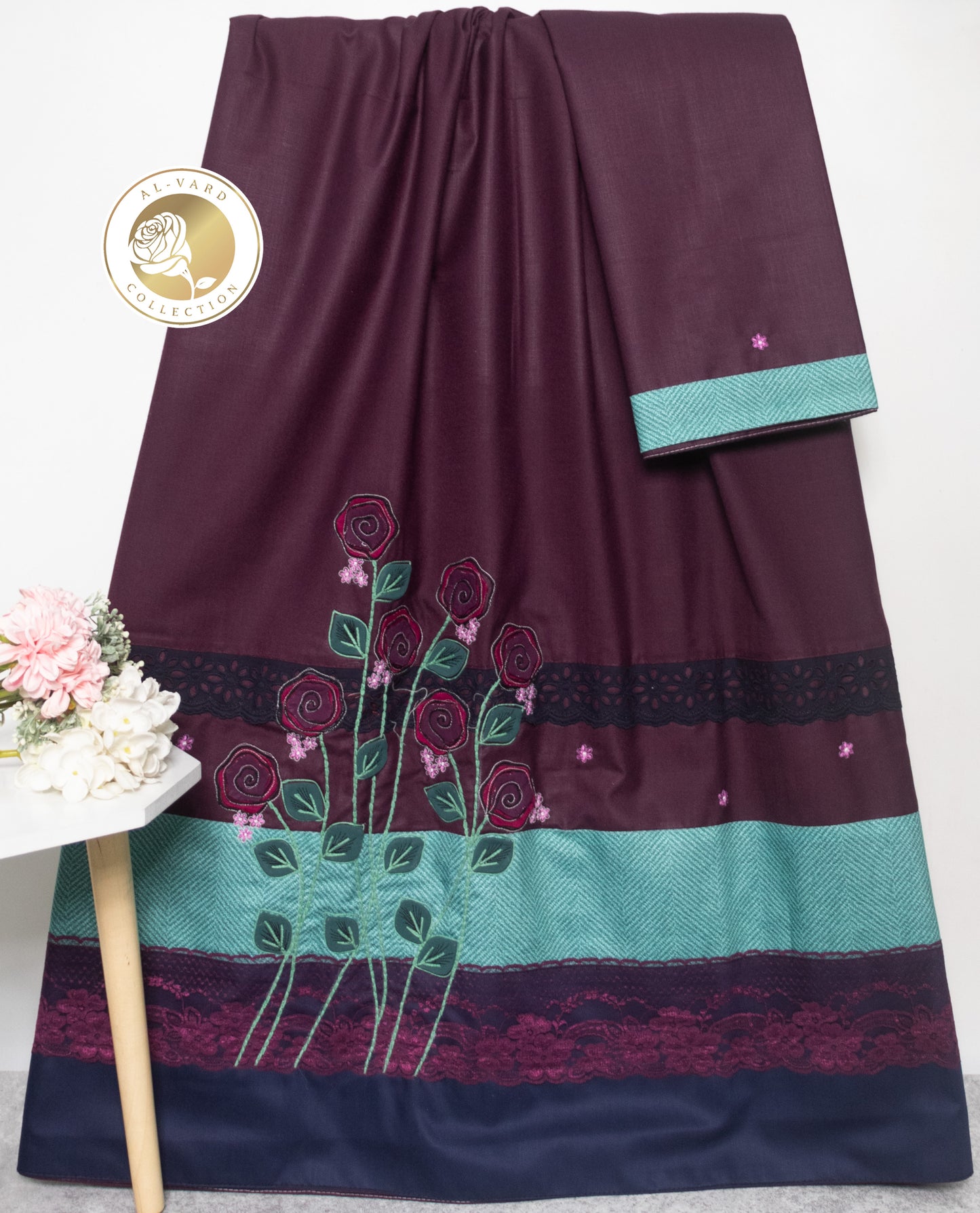Dark Falsa Rida With Smart Panel Lace & Floral Work