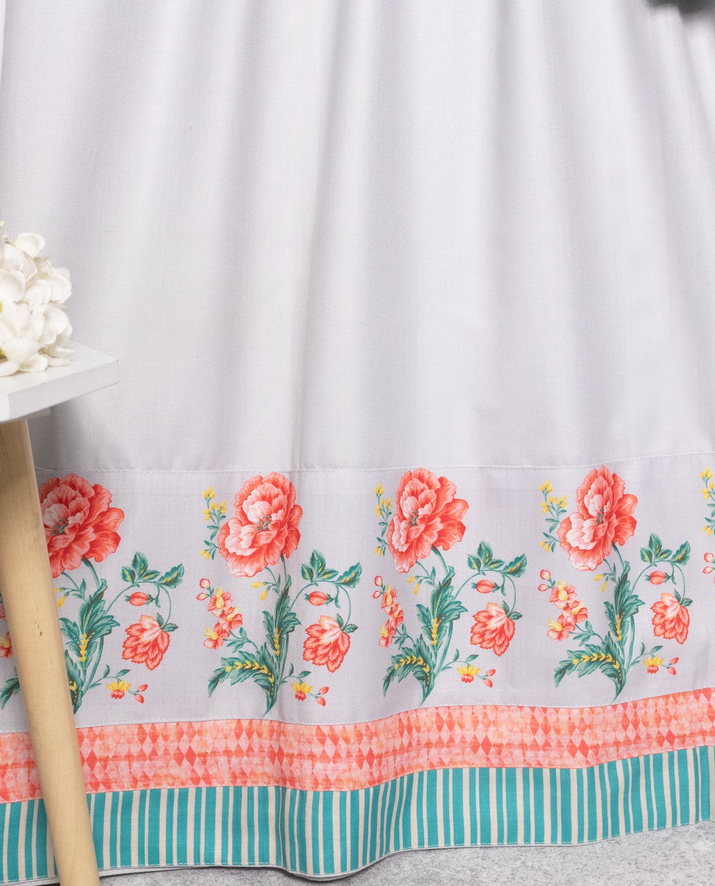 Tan Ohbat Rida With Smart Floral Panel