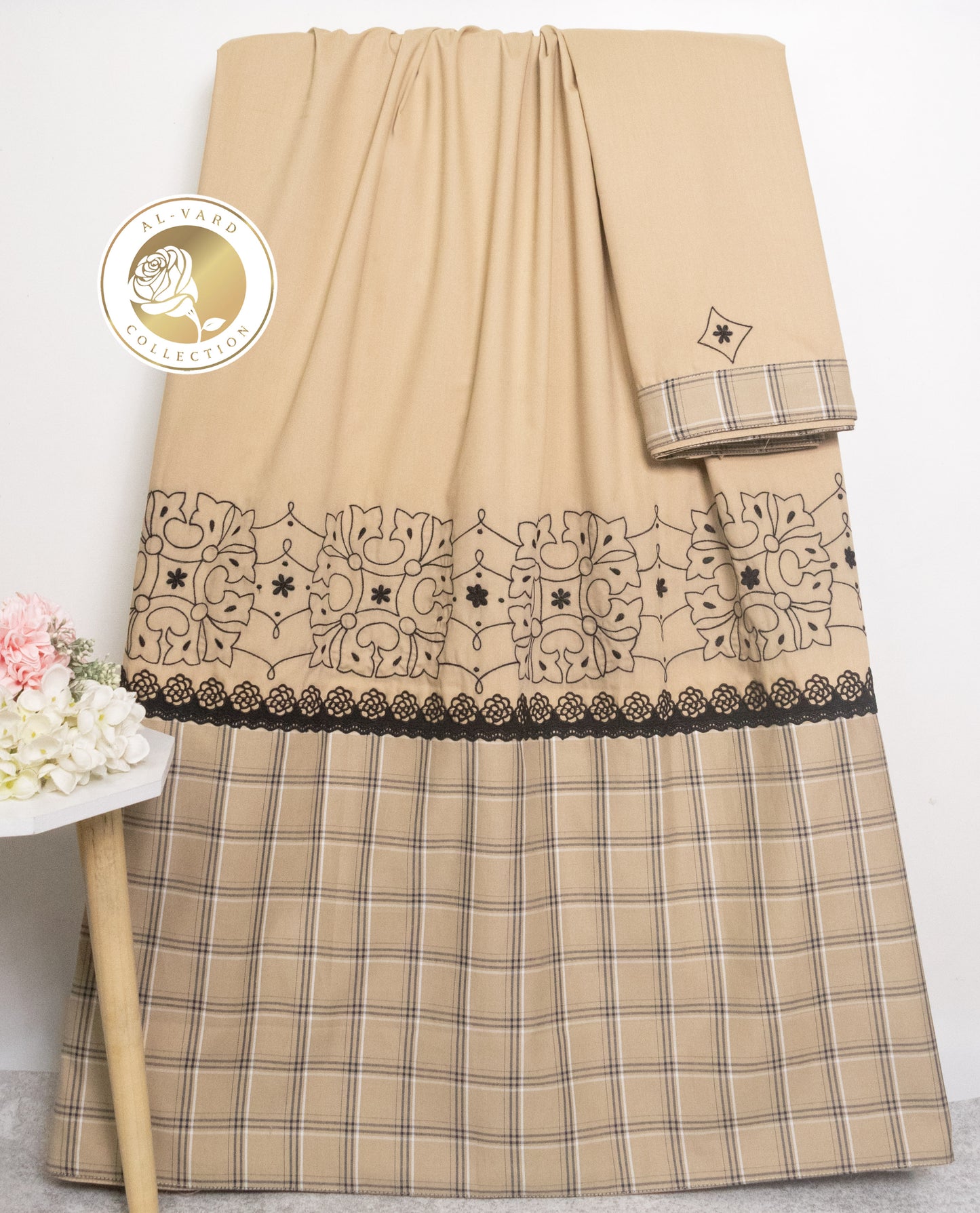 Golden Rida With Checks Panel & Smart Embroidery Work
