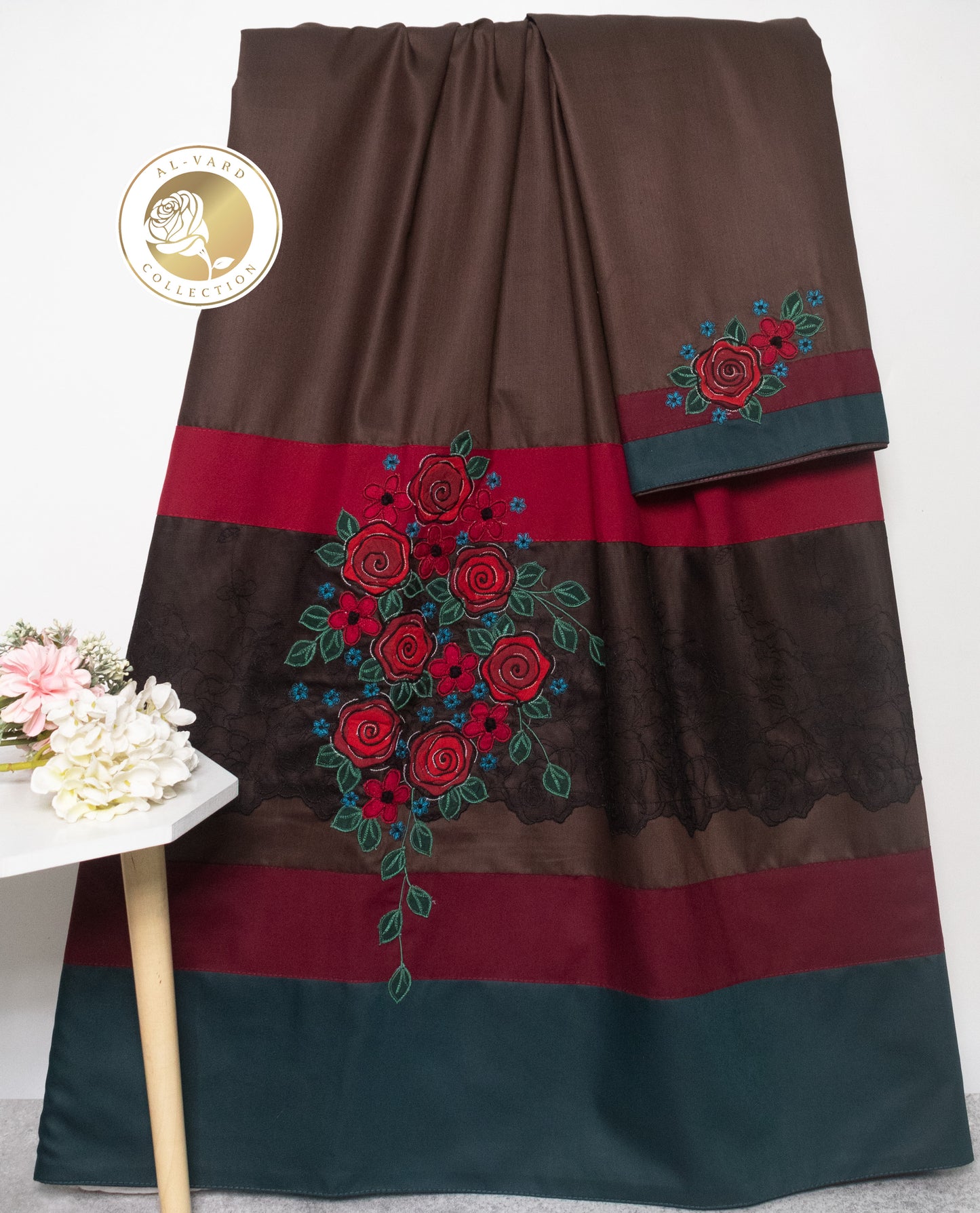 Dark Brown Rida With Smart Dark Panel Lace & Floral Bouquet Work
