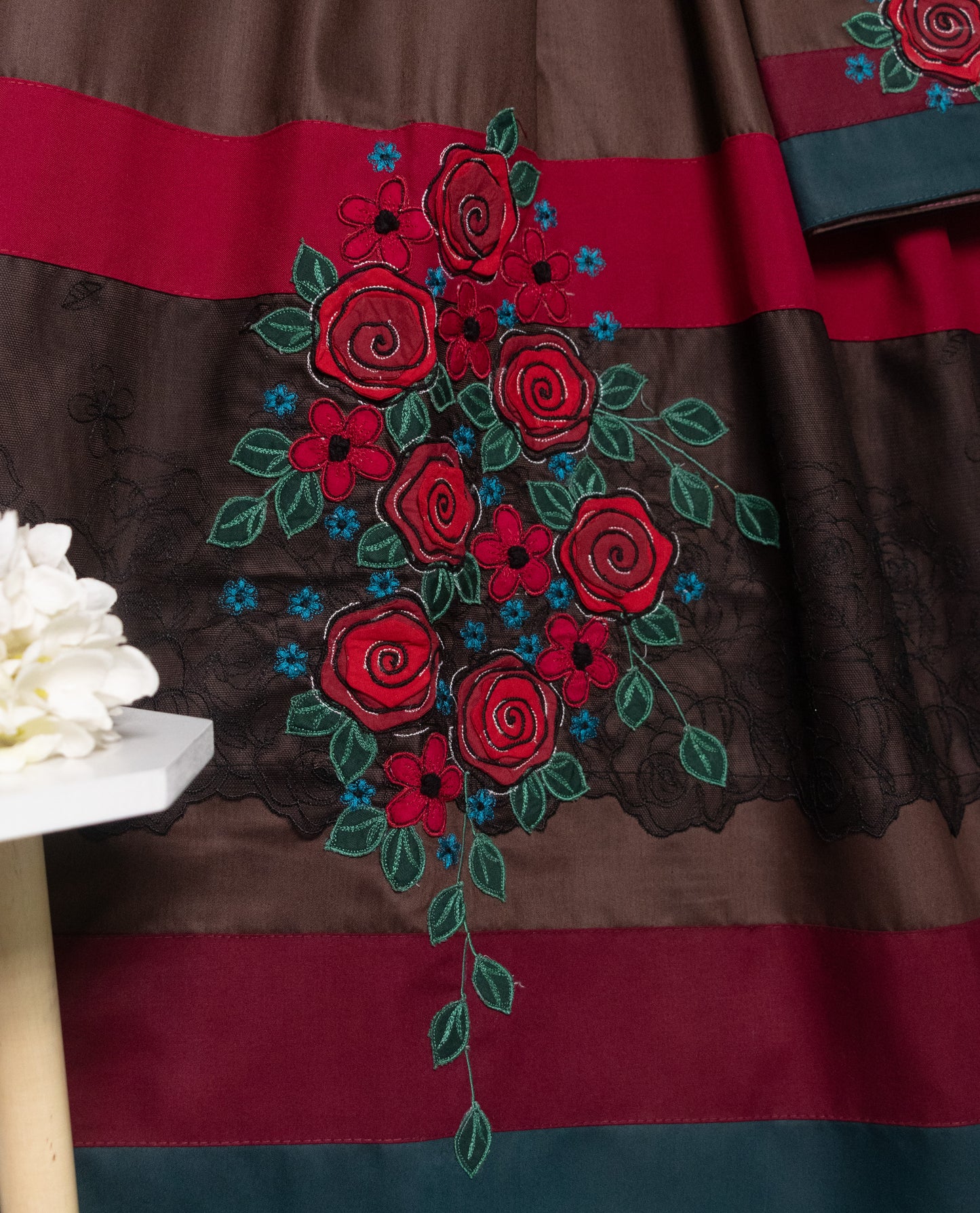 Dark Brown Rida With Smart Dark Panel Lace & Floral Bouquet Work