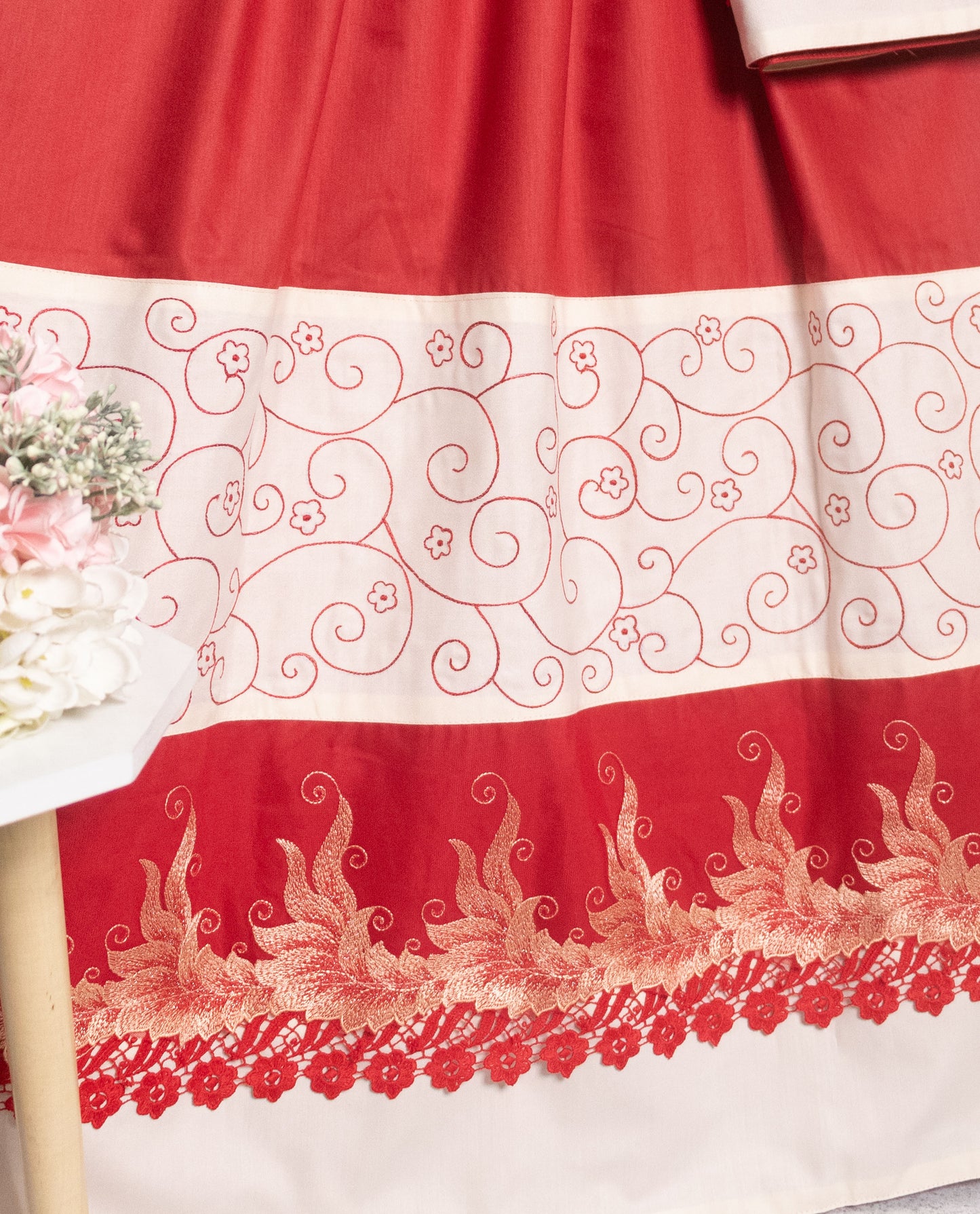 Red Rida With Smart Red Lace & Light Panel With Embroidery Work