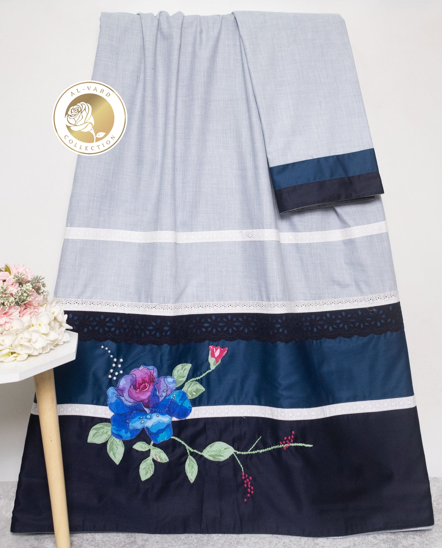 Light Grey Rida With Smart Dark Panel Lace & Floral Lace