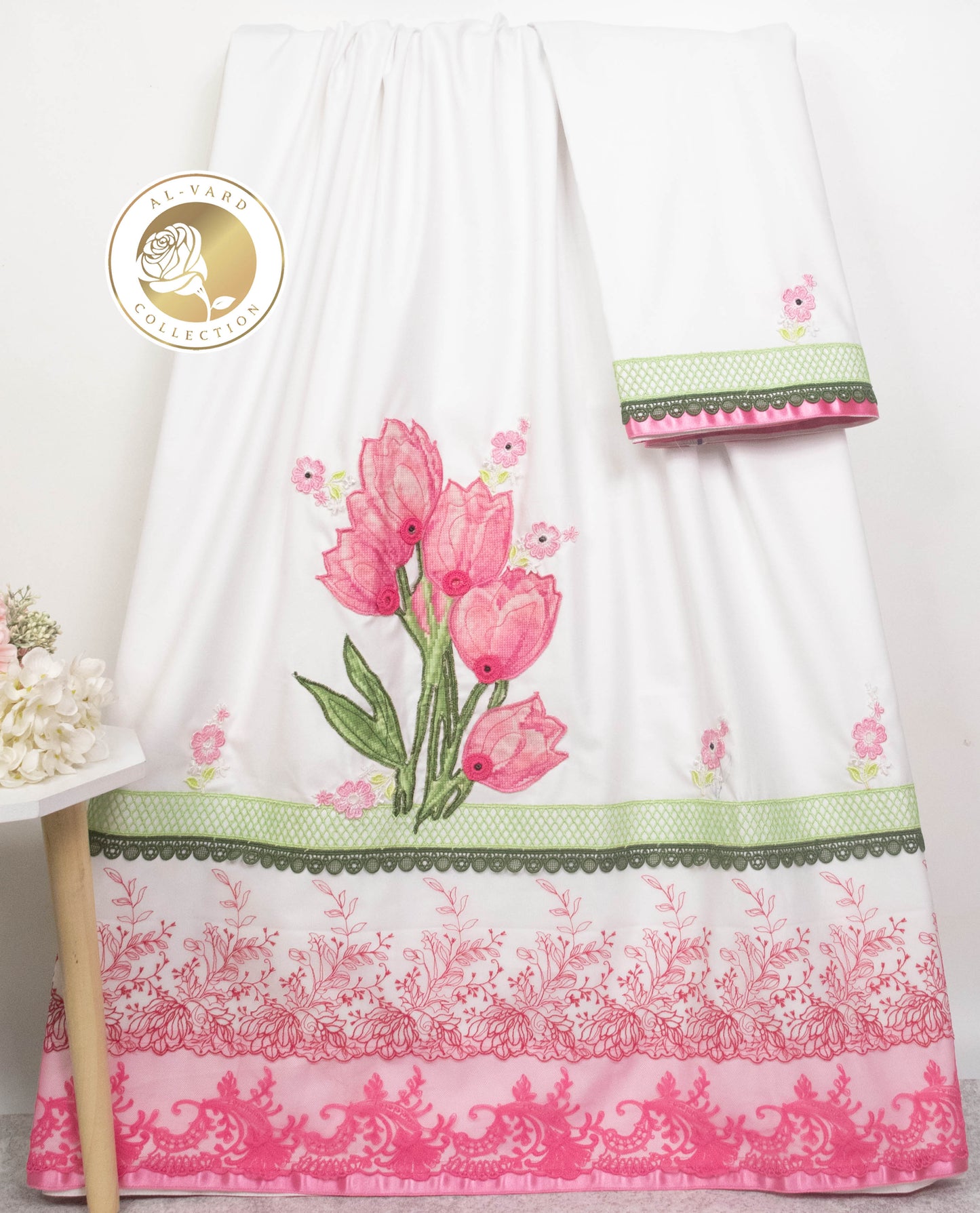 White Rida With Beautiful Floral Lace & Floral Work