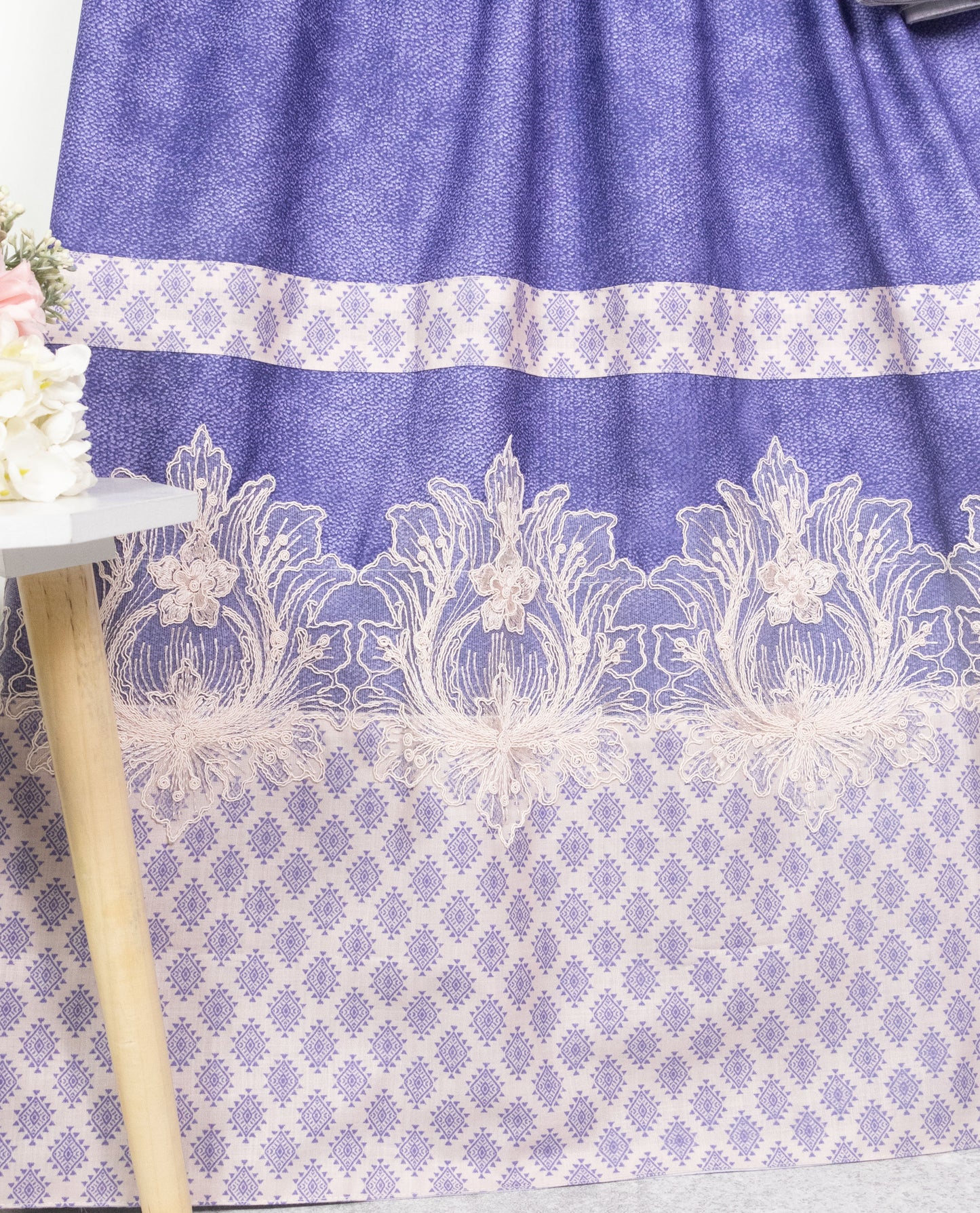 Dark Purple Rida With Smart Design Panel & Heavy Look Lace