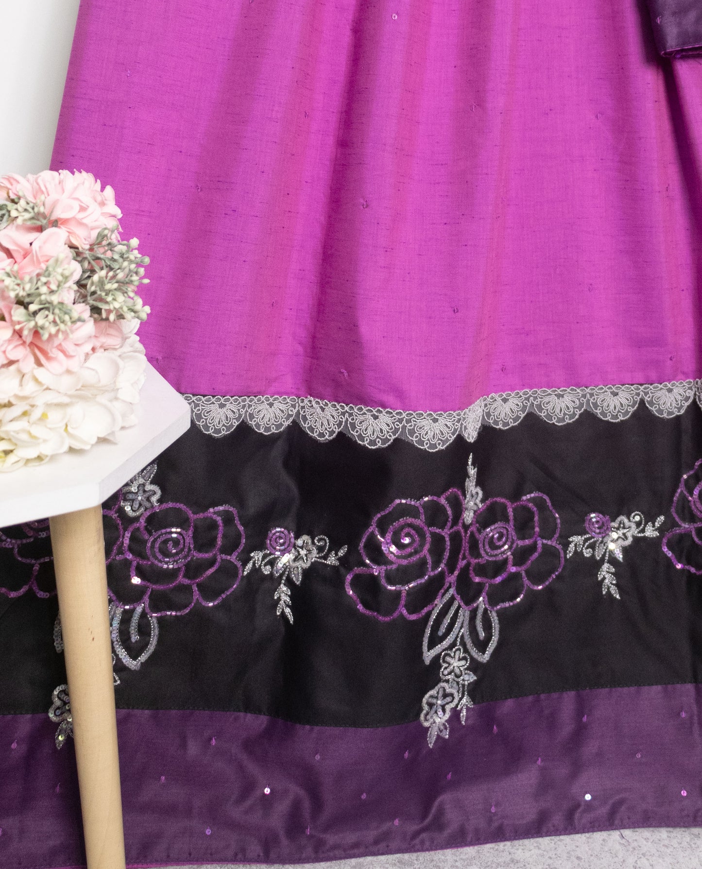 Dark Purple Rida With Black Panel & Floral Aari Work