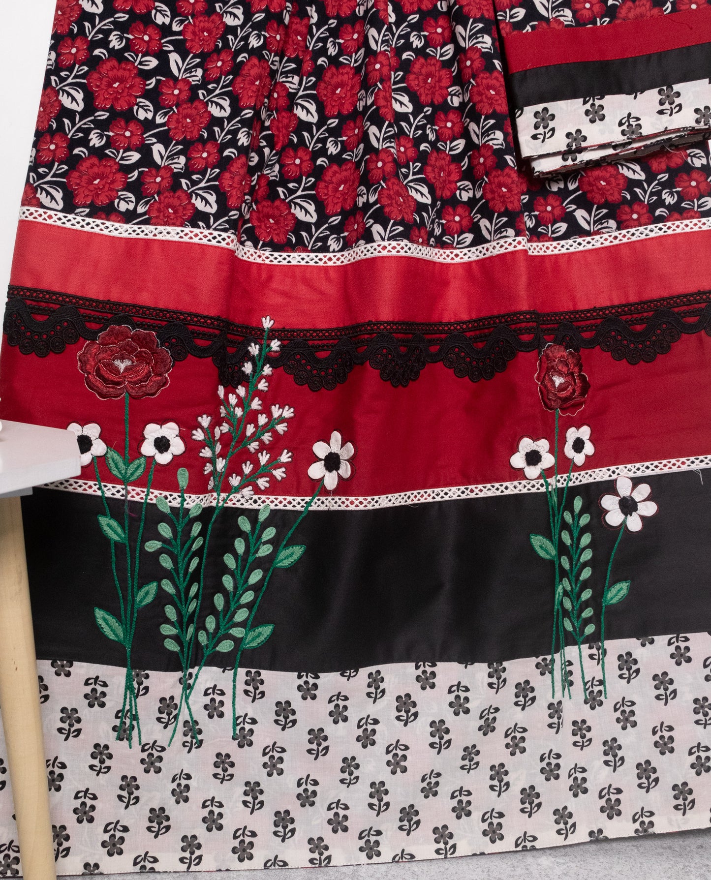 Black Base Floral Printed Rida With Smart Panel & Smart Work