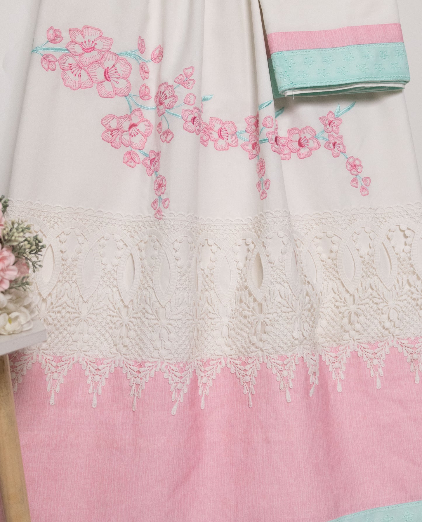 White Rida With Imported Lace & Smart Floral Work & Plain Panel