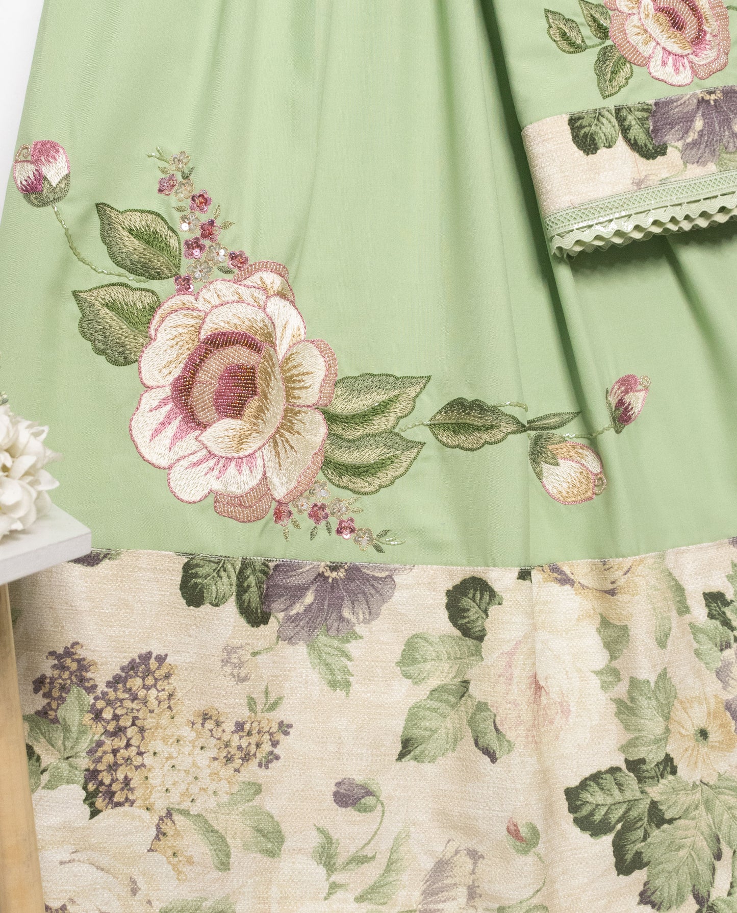 Light Green Rida With Floral Imported Panel & Floral Bunch
