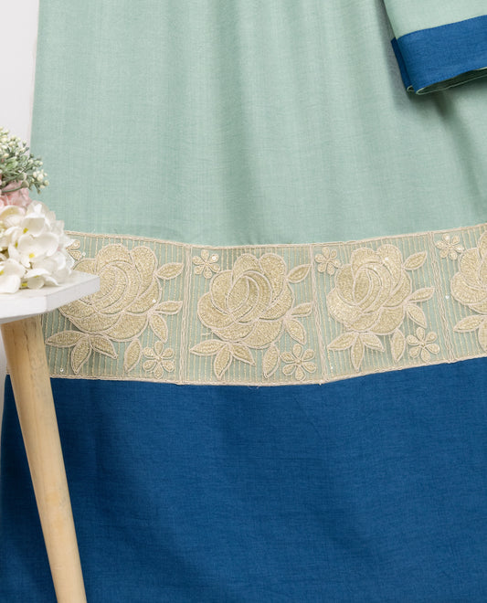 Mint Green Abaya Rida With Smart Rose Design Golden Belt & Plain Dark Blue Panel