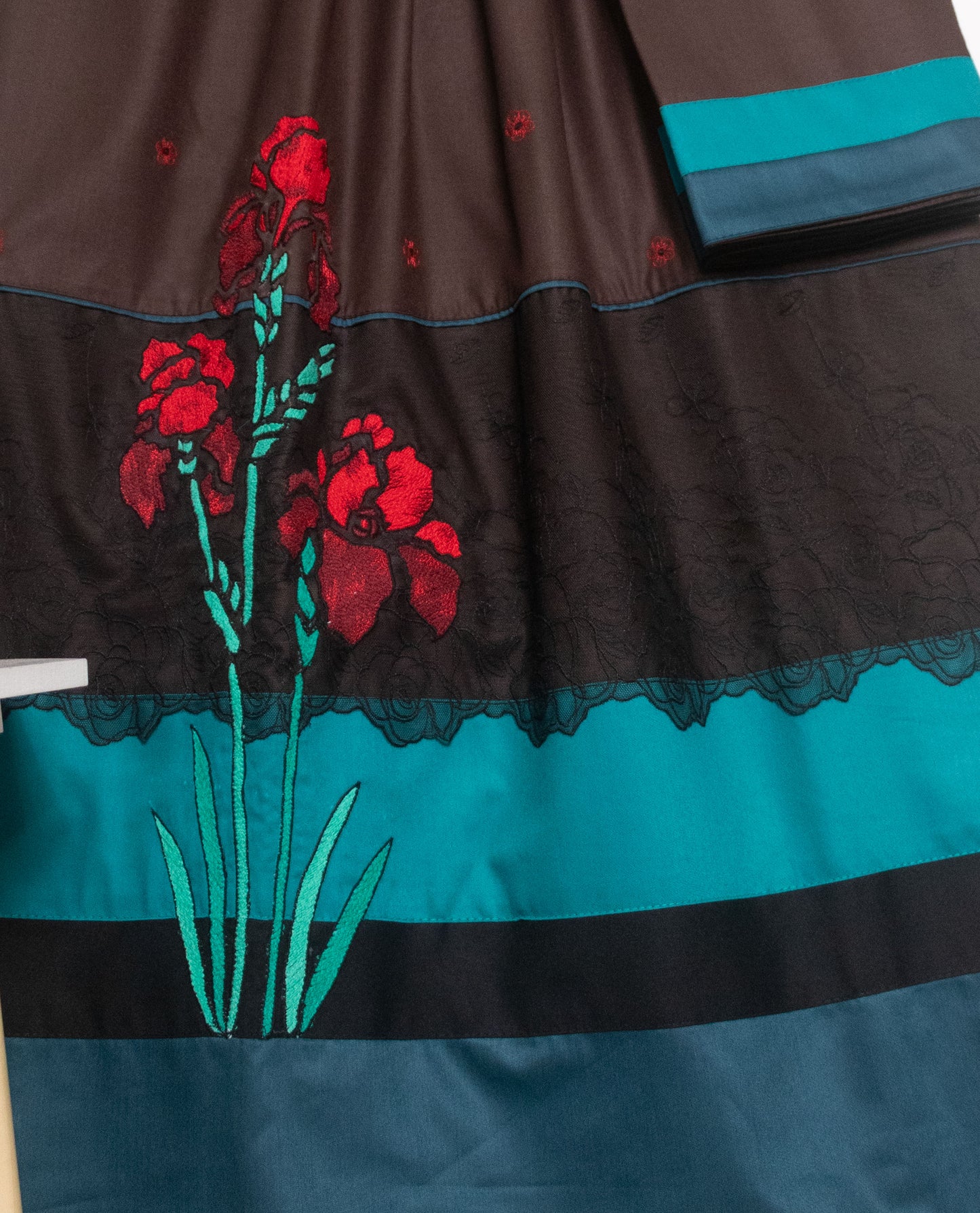 Dark Brown Rida With Dark Green Panel & Black Lace Floral Work