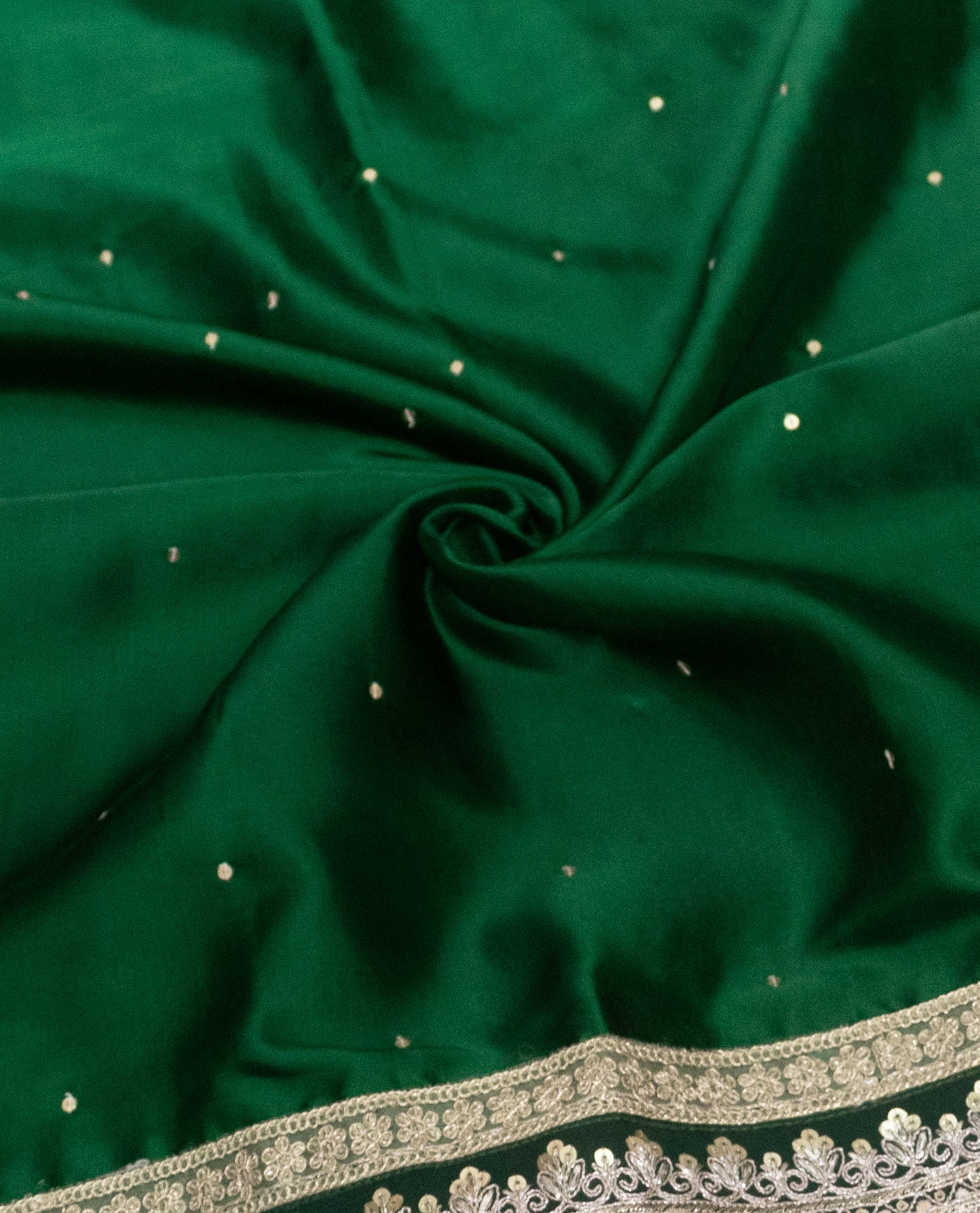 Dark Green Rida With Heavy Look Golden Laces & All Over Tikri