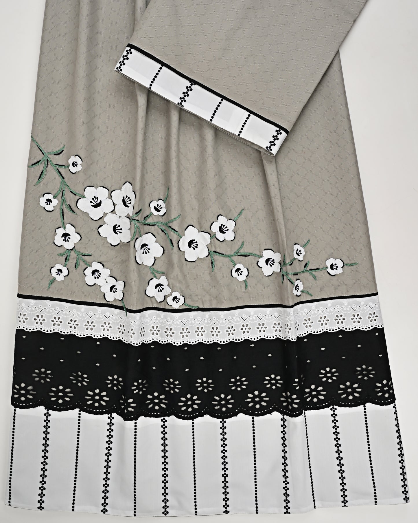 Light Grey Rida With Floral Painting Black & White Panel & Smart Lace