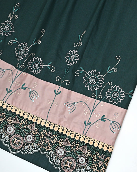 Dark Green Rida With Floral Work On Plain Panel & Smart Colorful Lace