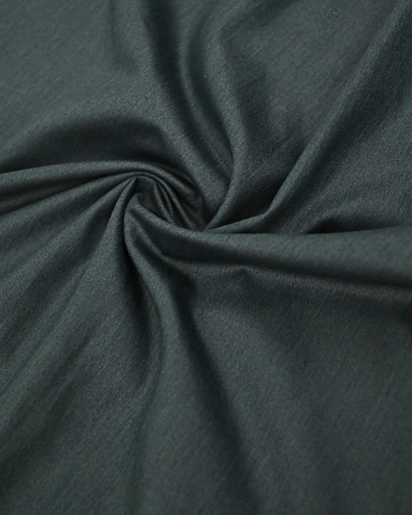 Dark Green Rida With Floral Work On Plain Panel & Smart Colorful Lace