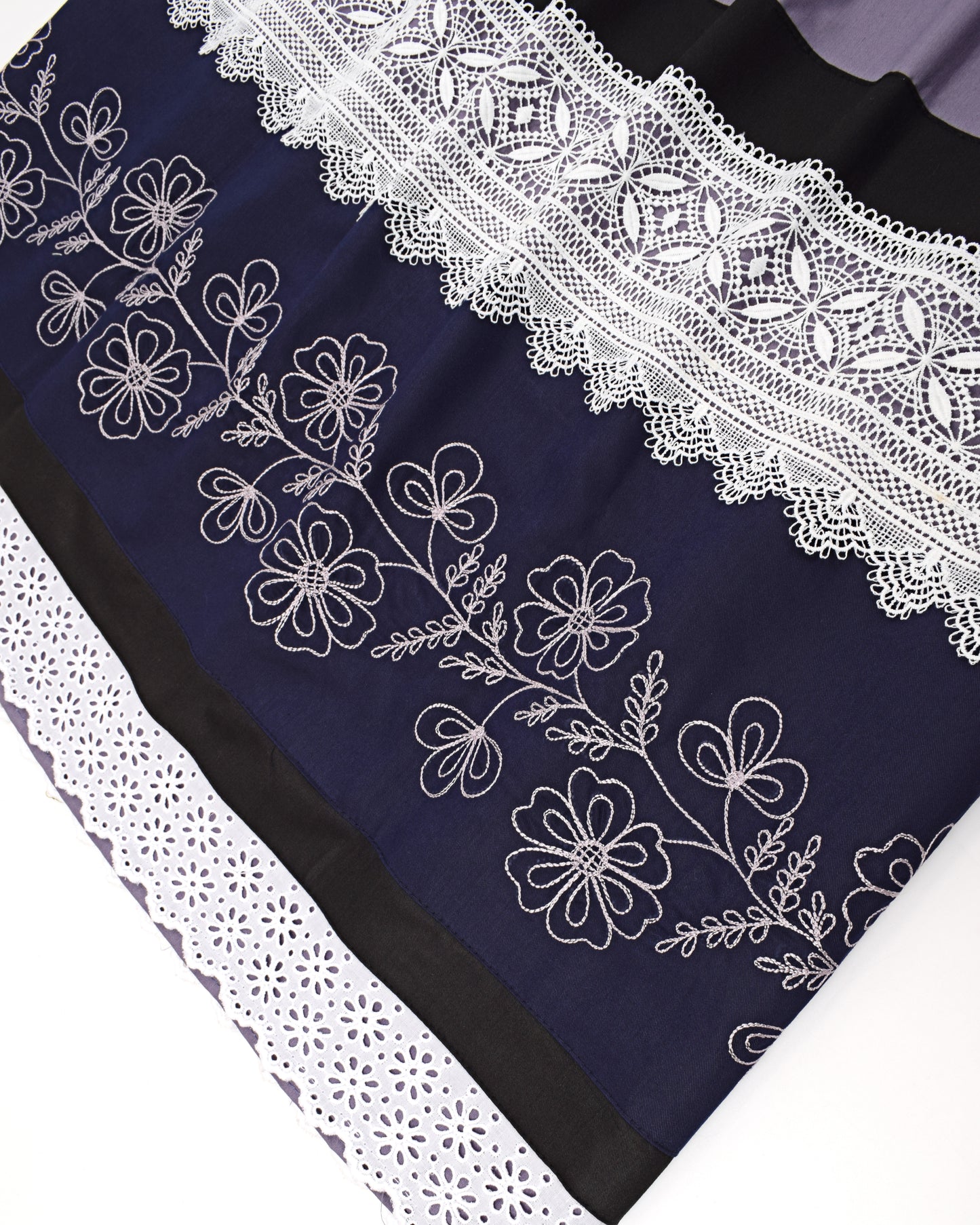 Light Purple Rida With Smart Panel Lace & Embroidery Work