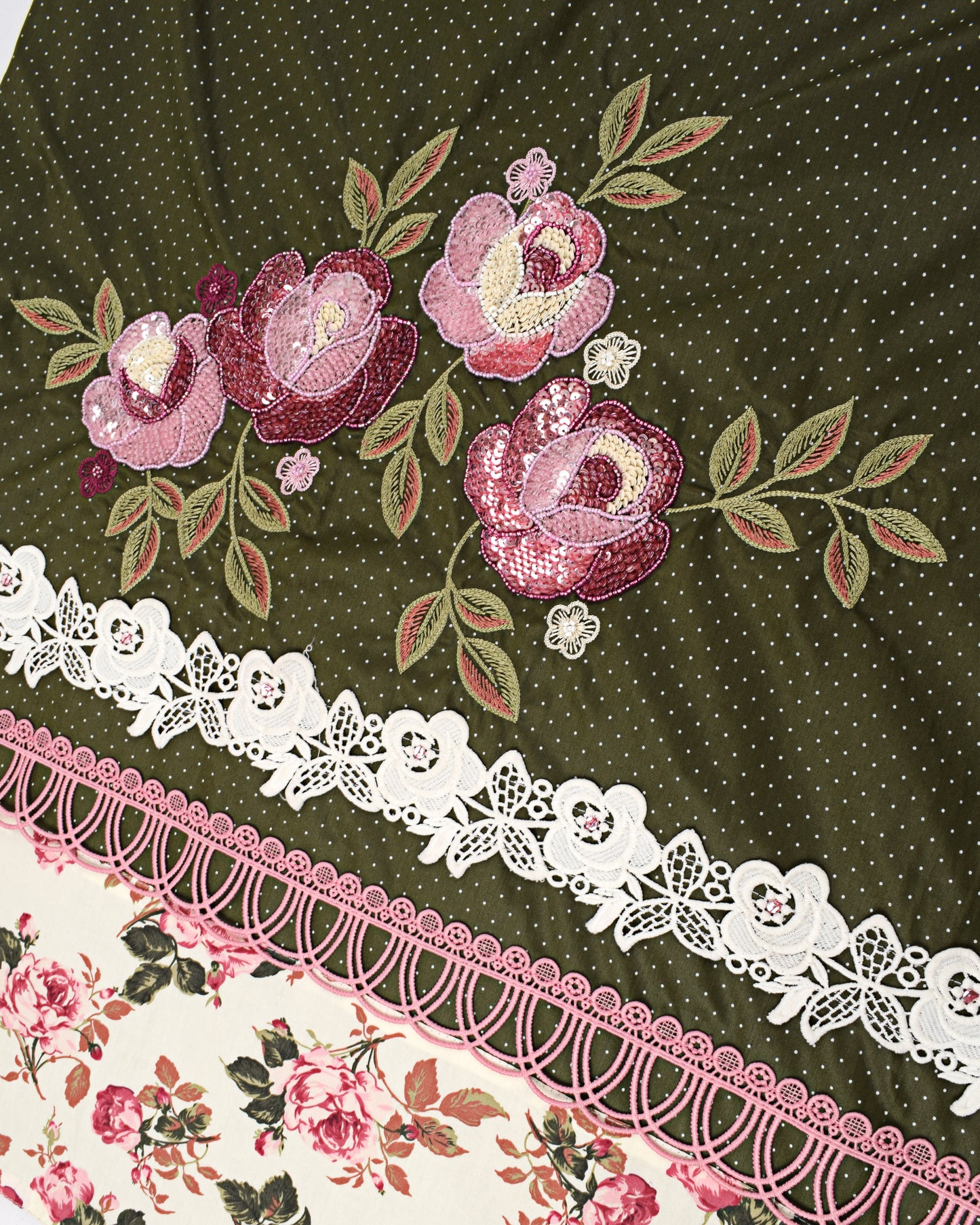 Dark Green Rida With Smart Foral Panel & Aari Work Bunch