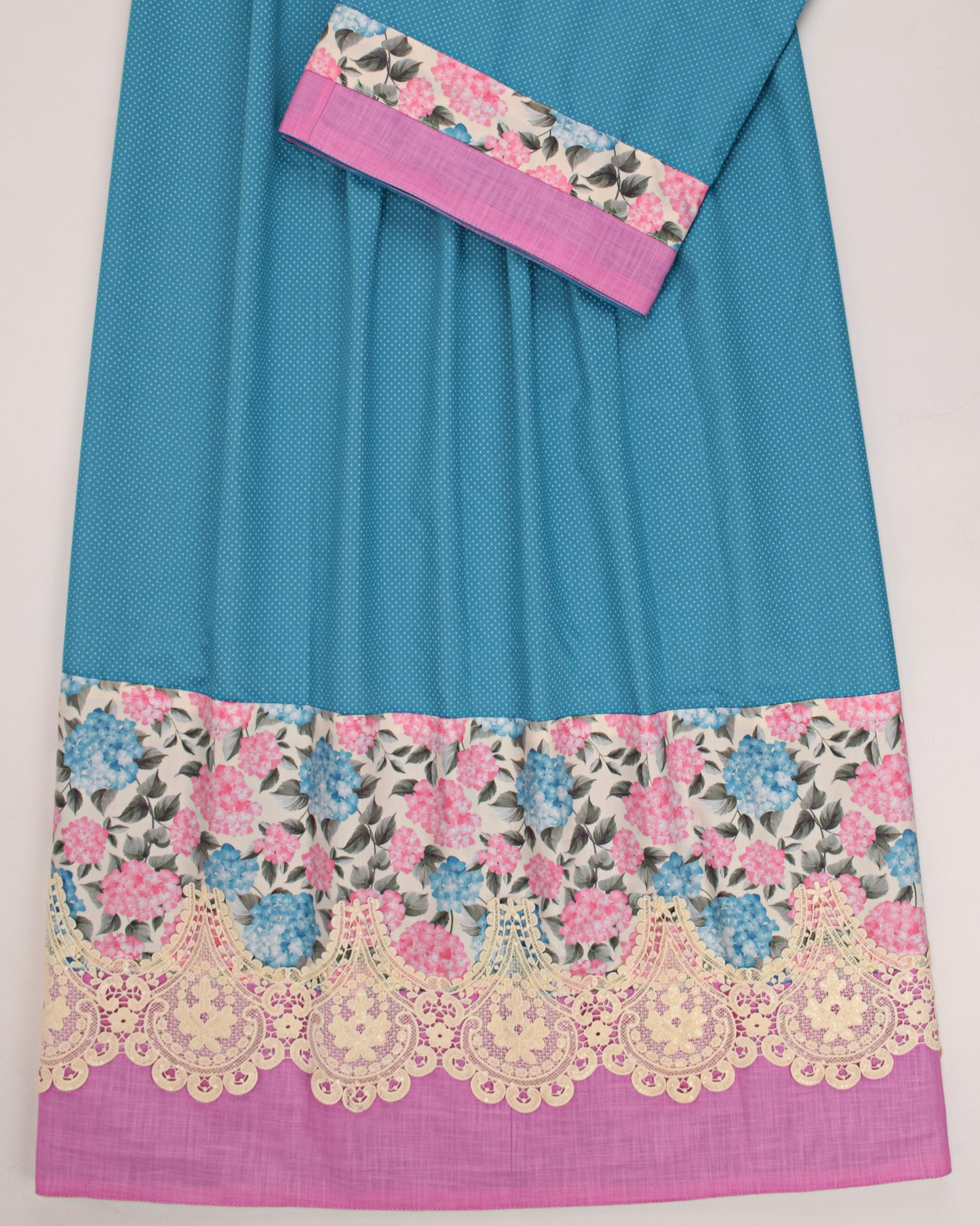Turquoise Blue Rida With Smart Floral Panel & Beautiful Lace