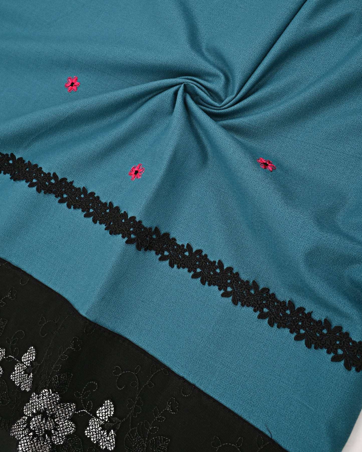 Dark Green Rida With B&W Panel Lace & Floral Applique Work