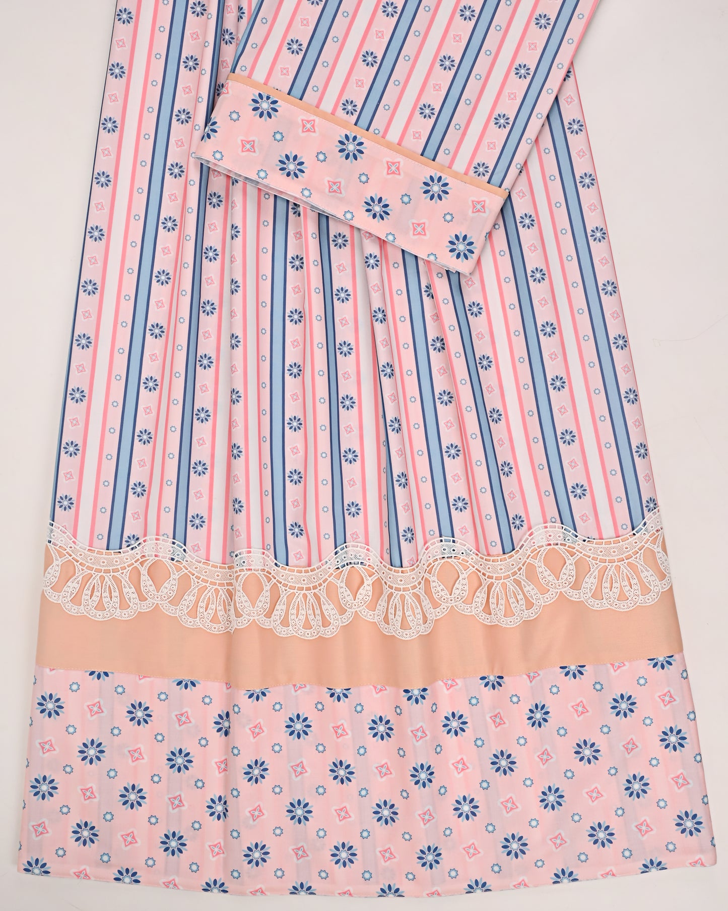 Multicolor Printed Rida With Smart Printed Panel & Lace