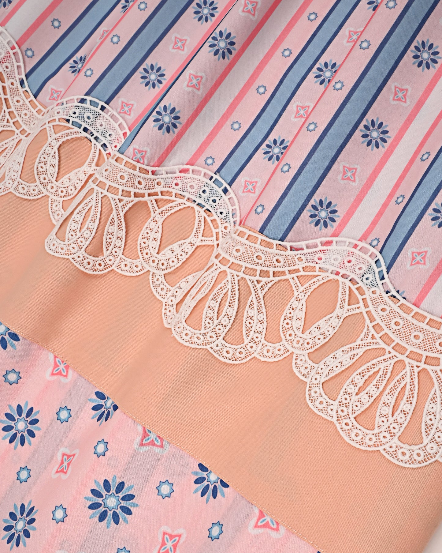 Multicolor Printed Rida With Smart Printed Panel & Lace