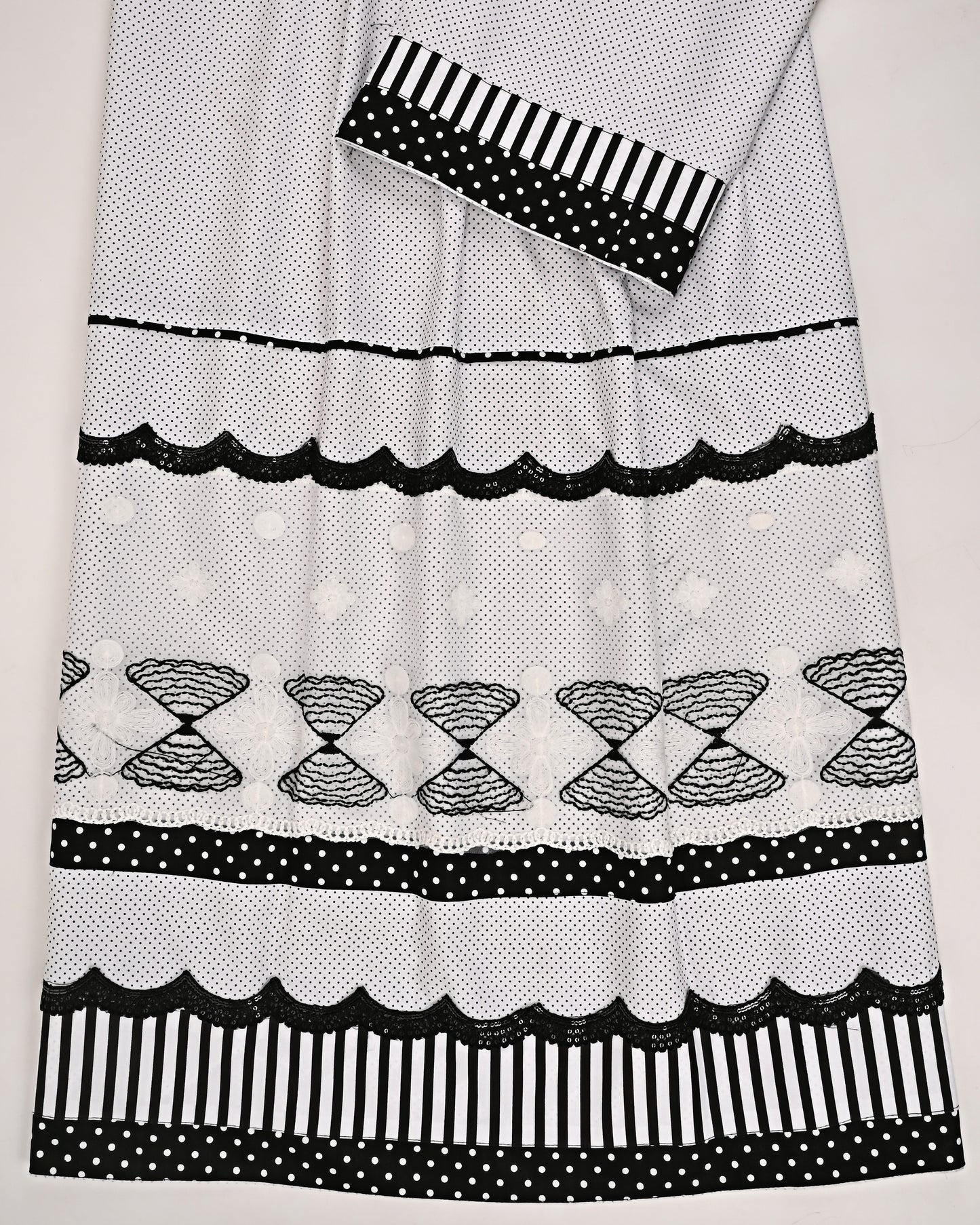 White Black Dots Rida With Smart Laces & Pattern