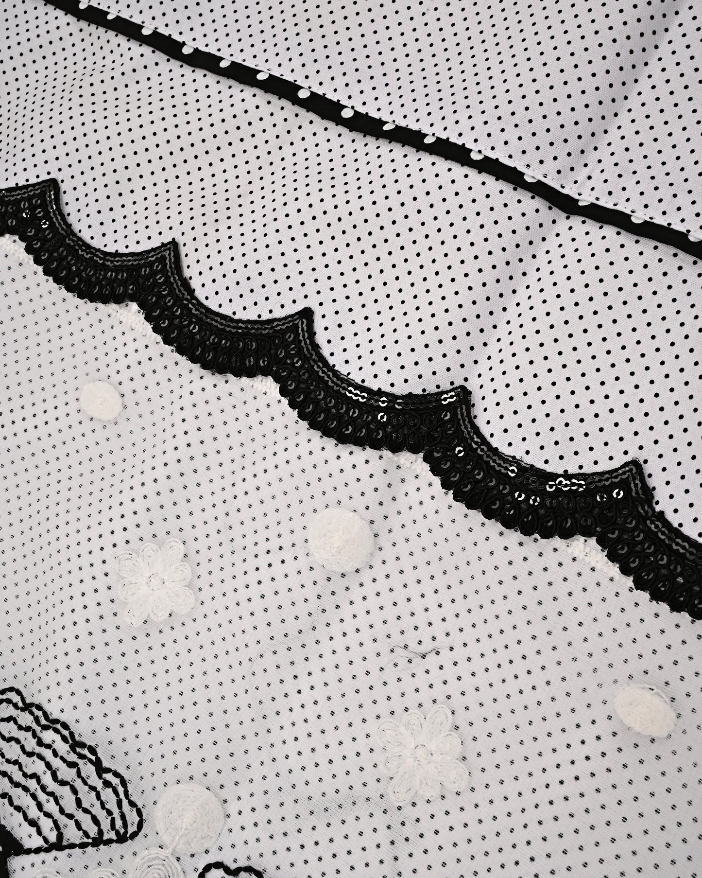 White Black Dots Rida With Smart Laces & Pattern