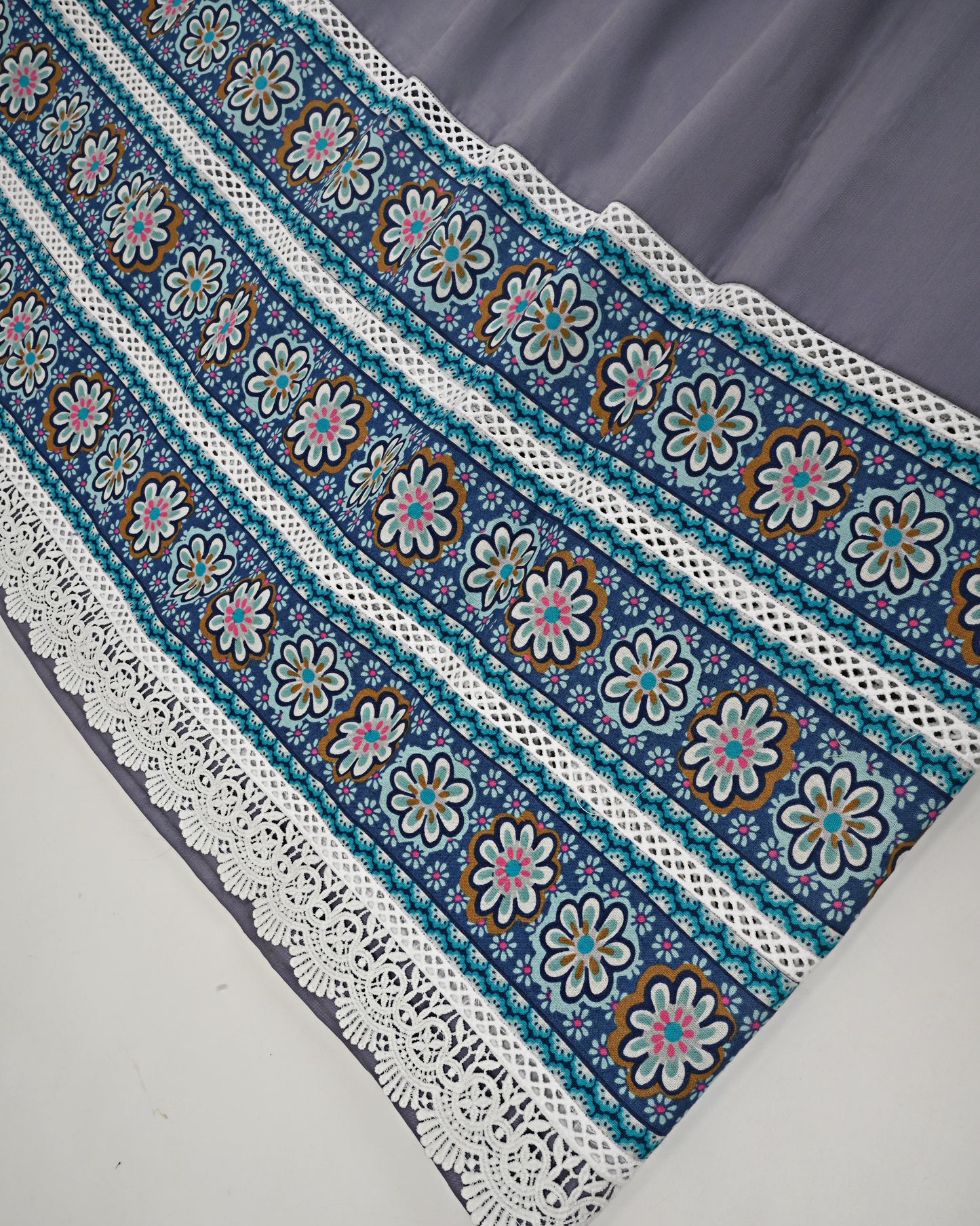 Stone Rida With Smart Floral Lace & Panel