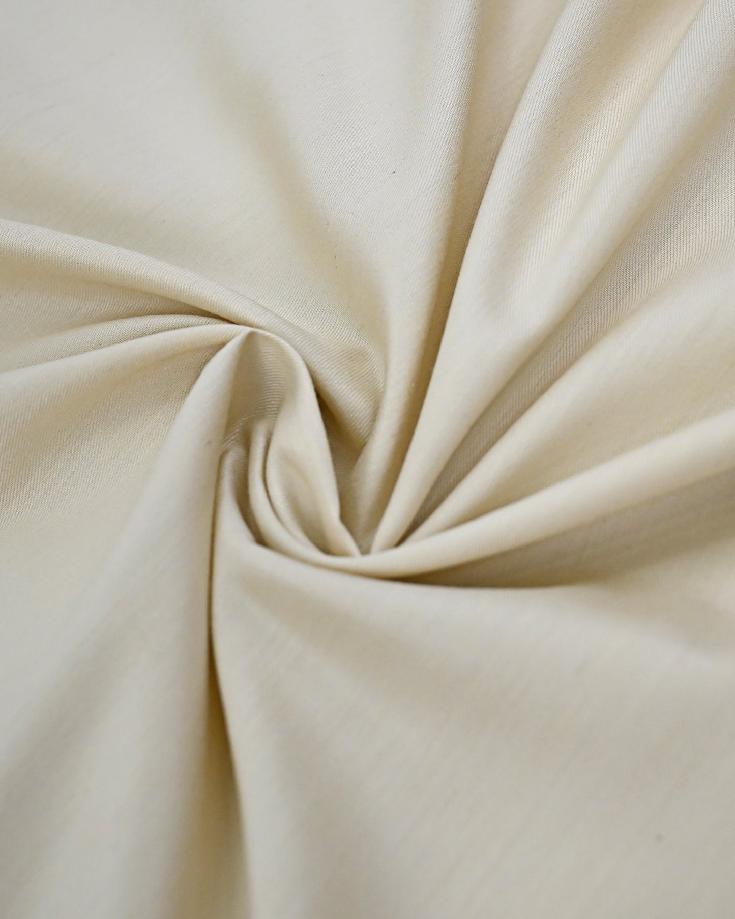 Ivory Rida With Smart Black White Floral Panel & Smart Lace Anchor Pattern