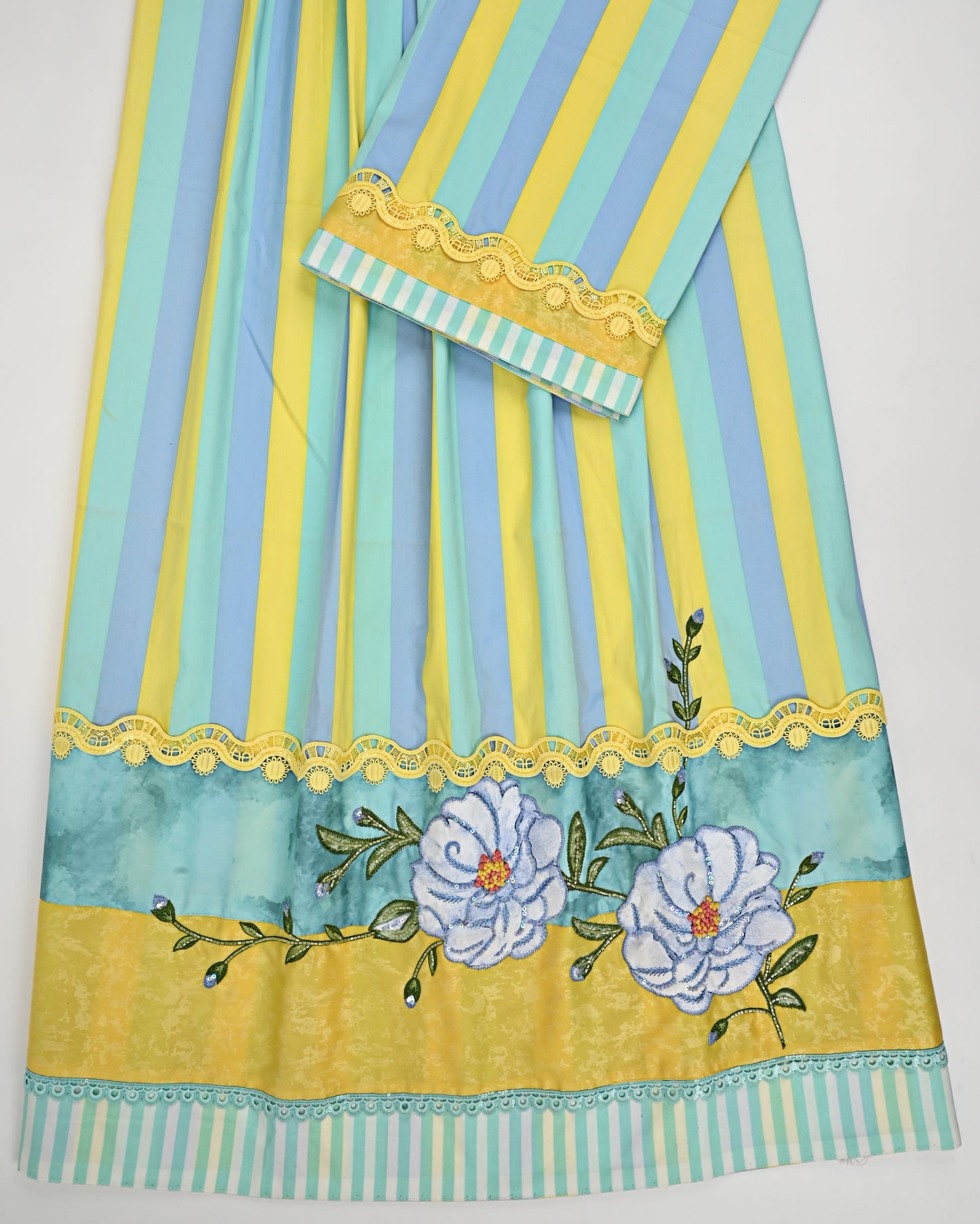 Tricolor Stripes Rida With Smart Panel & Floral Aari Work On