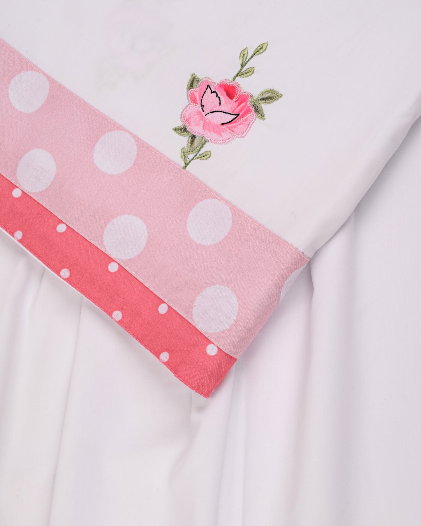 White Base Rida With Smart Polka Dots Panel & Floral Applique