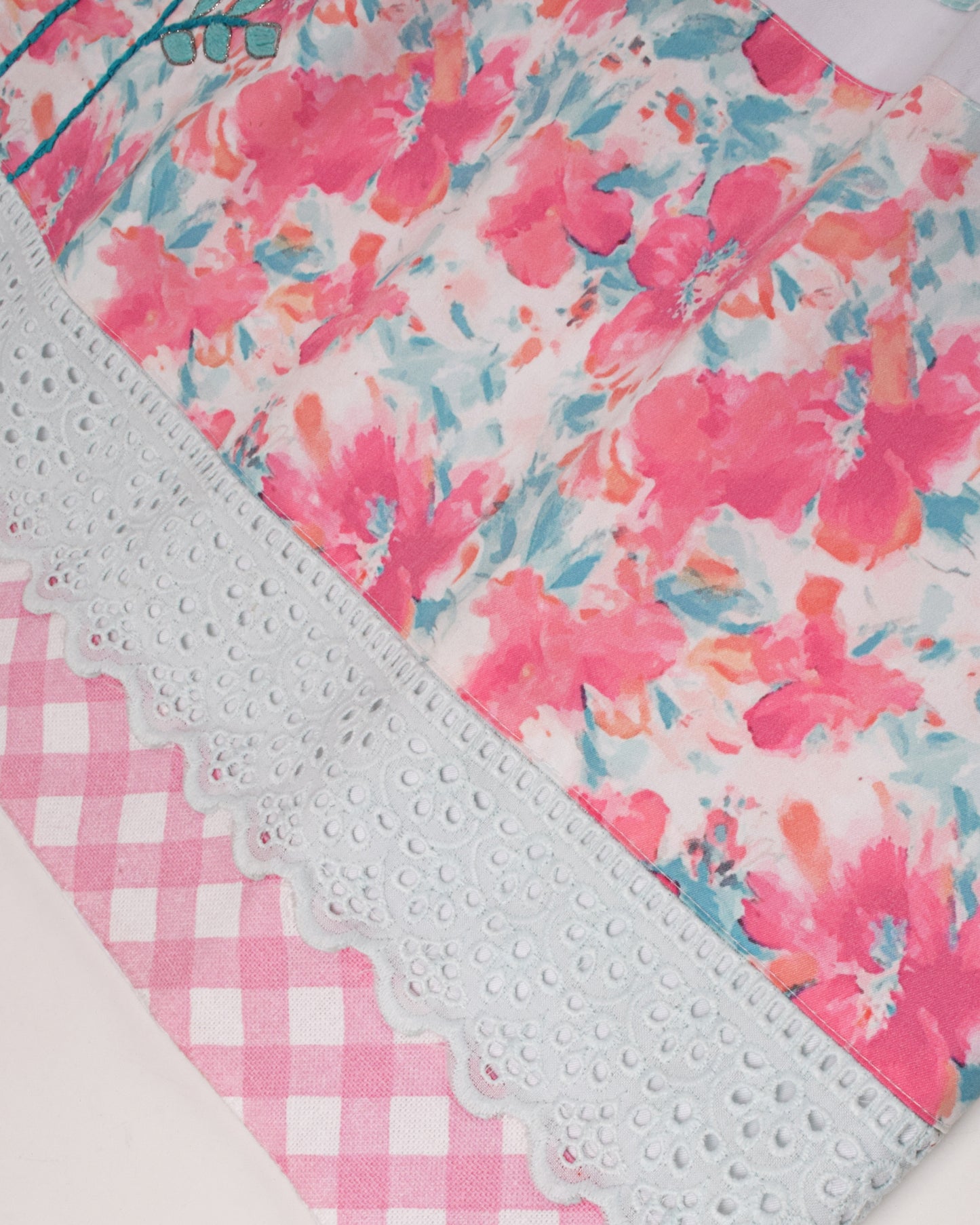 White Rida With Floral Work & Floral Smart Panel