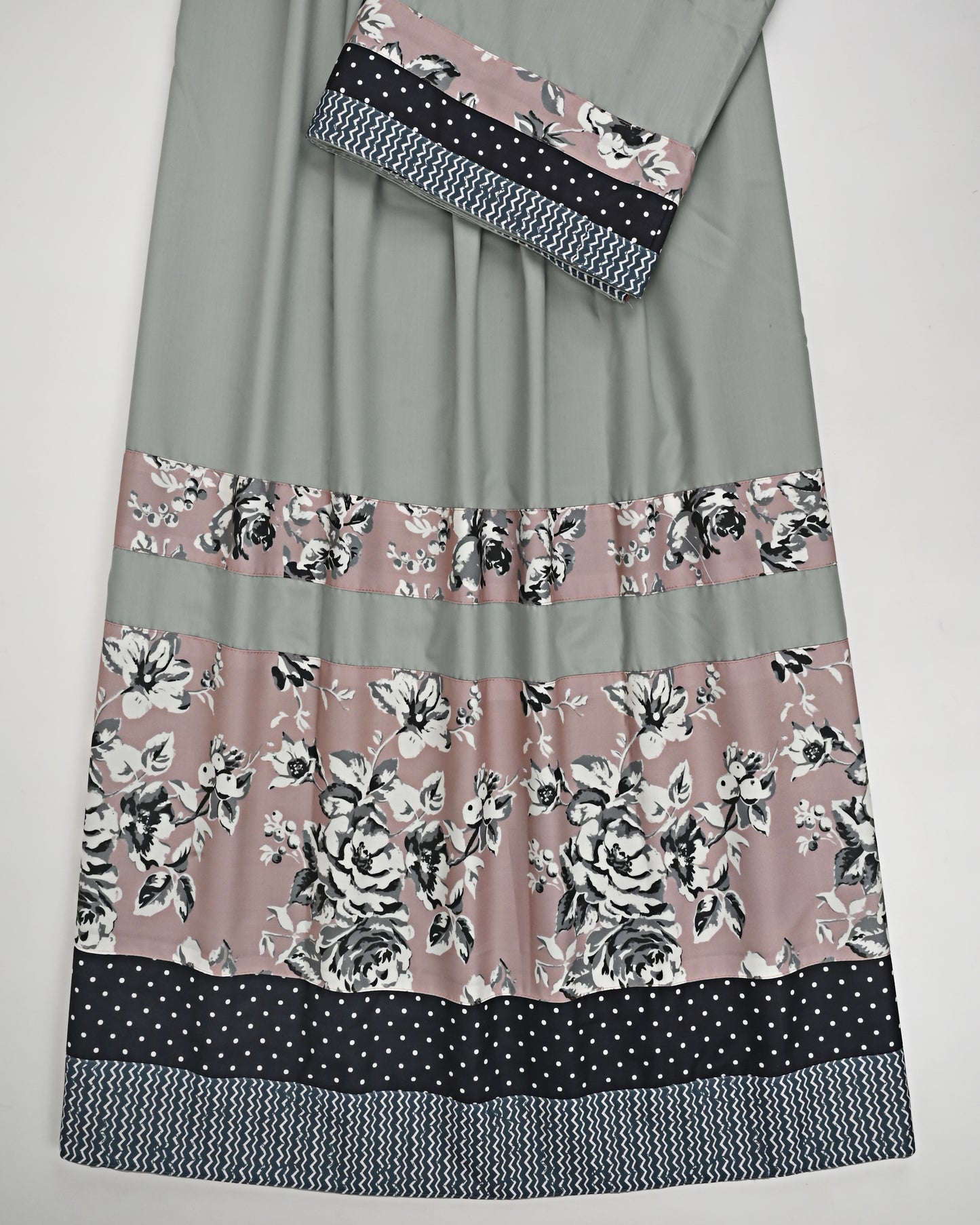 Tan Ohbat Rida With Smart Floral Panel