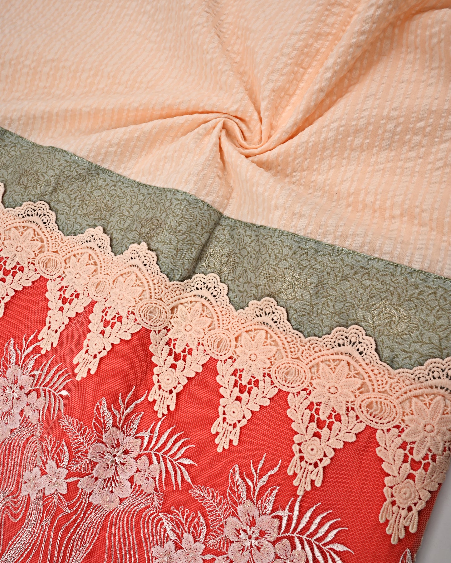 Light Peach Popcorn Rida With Smart Floral Lace & Panel