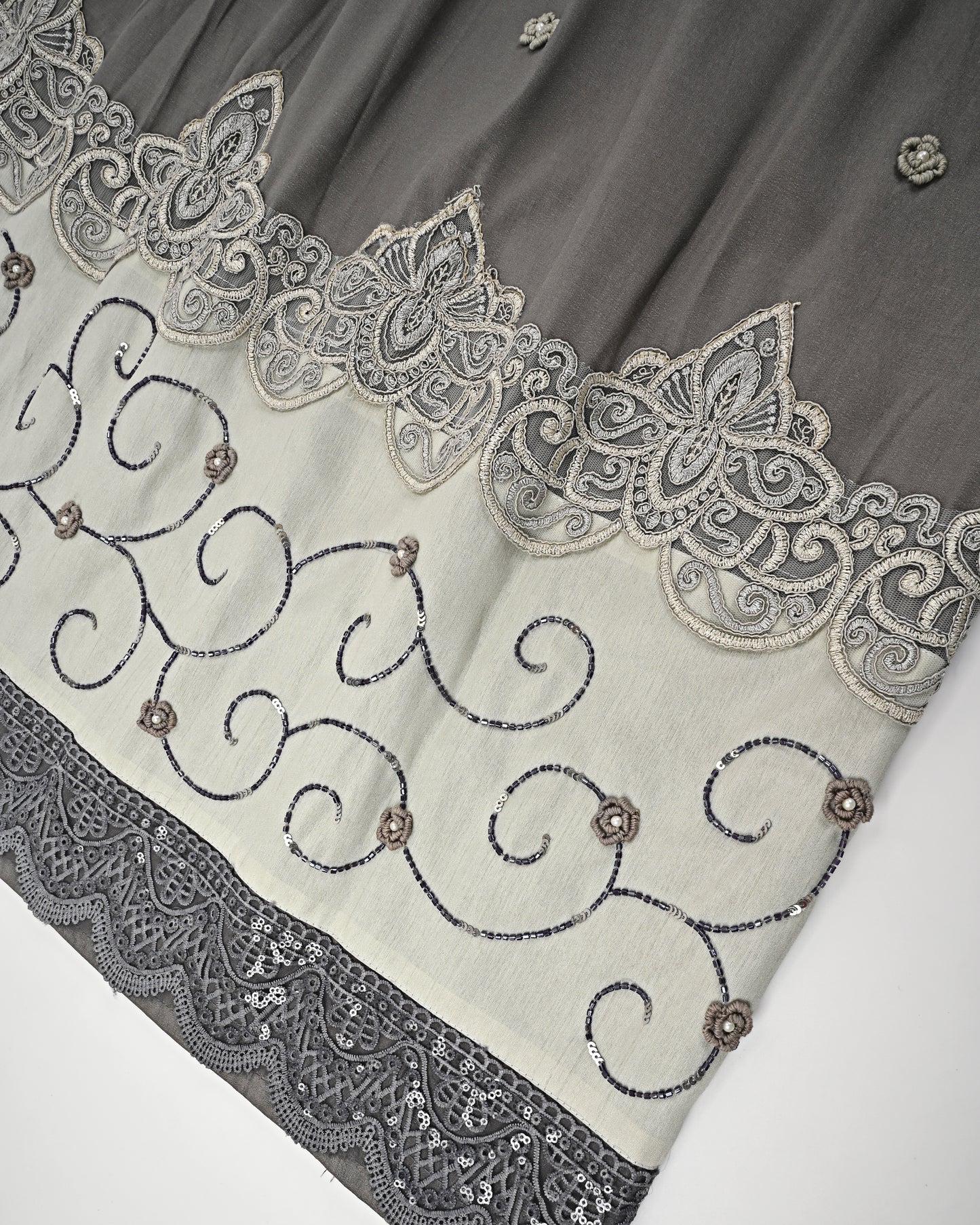 Dark Grey Rida With Heavy Lace & All Over Aari Work & Bullions