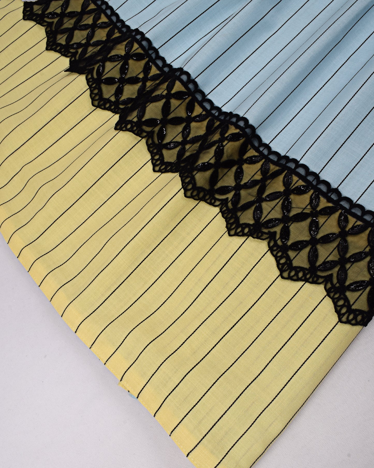 Light Blue Rida With Lemon Yellow Panel & Lite Work