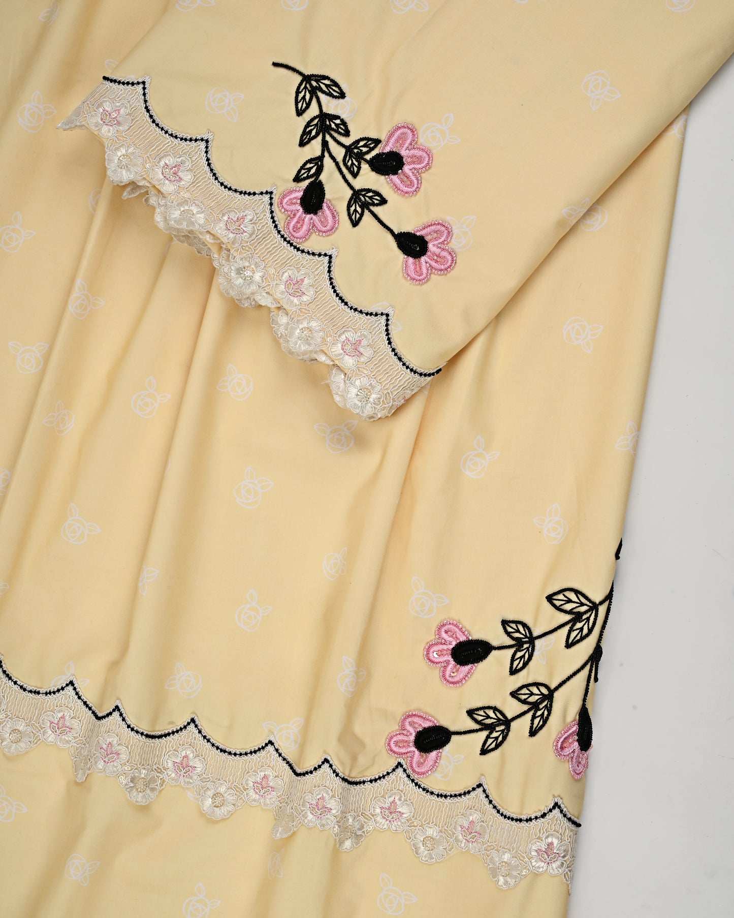 Yellow Self Print Rida With Smart Lace & Floral Aari Work