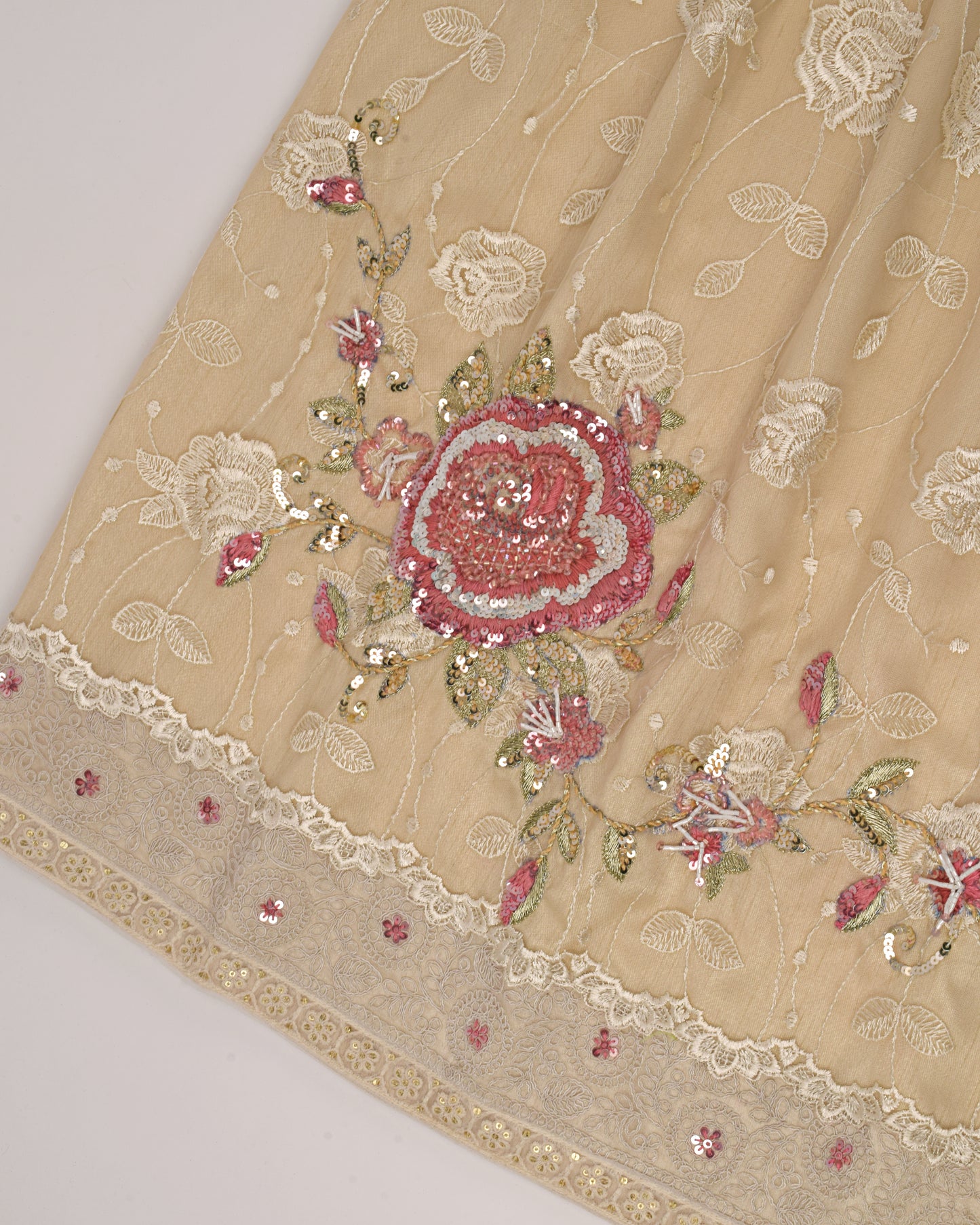 Beige Rida With Full Smart Lace Peice & Floral Aari Work Bunch In Front