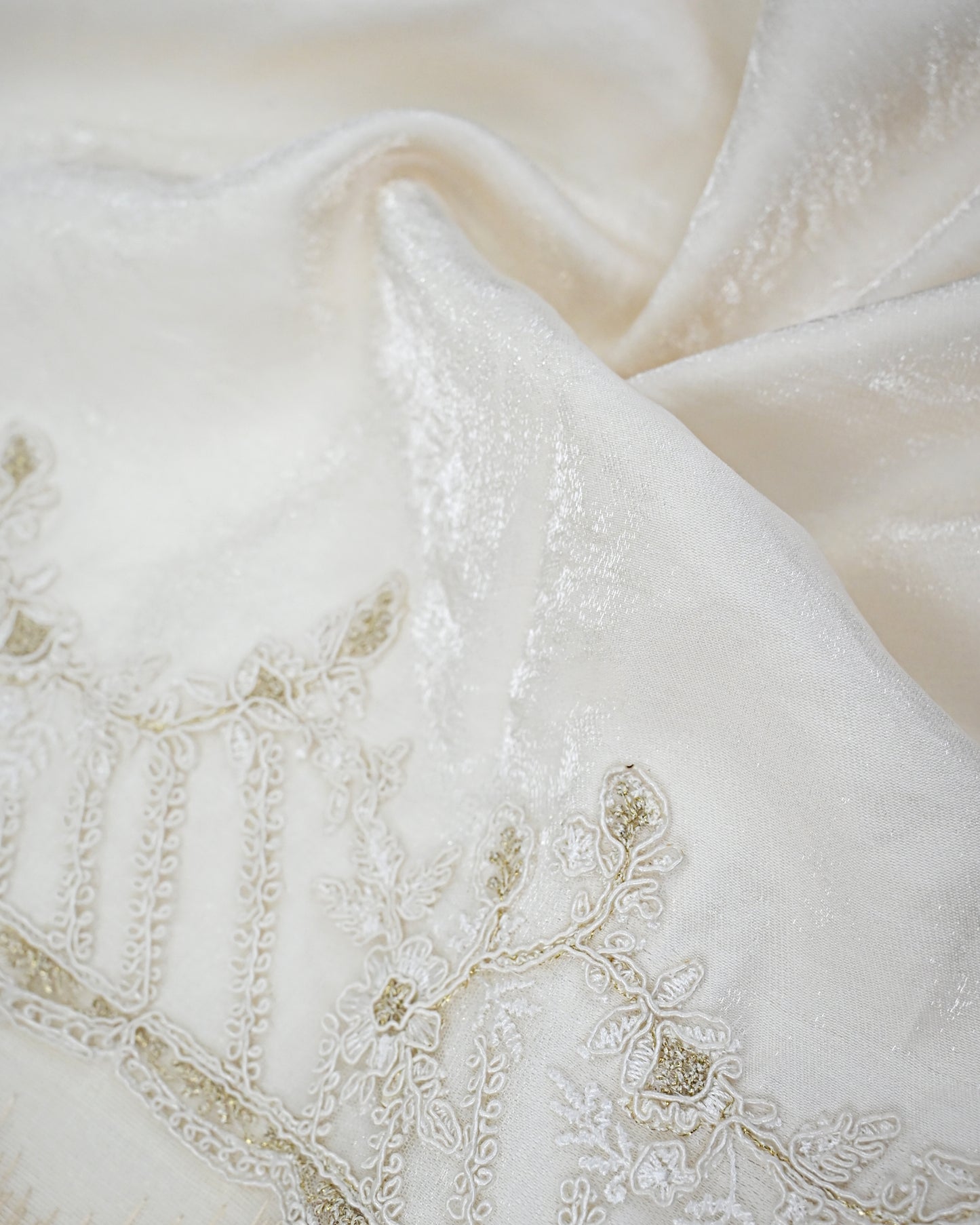 Off White Rida With Smart Lacing & Checks Panel & Smart Look