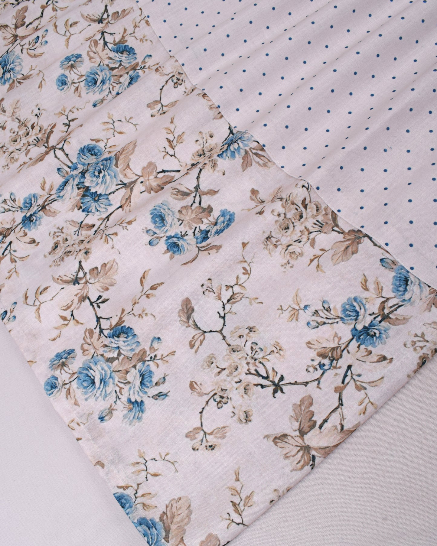 Cream Dots Rida With Floral Panel & Pattern