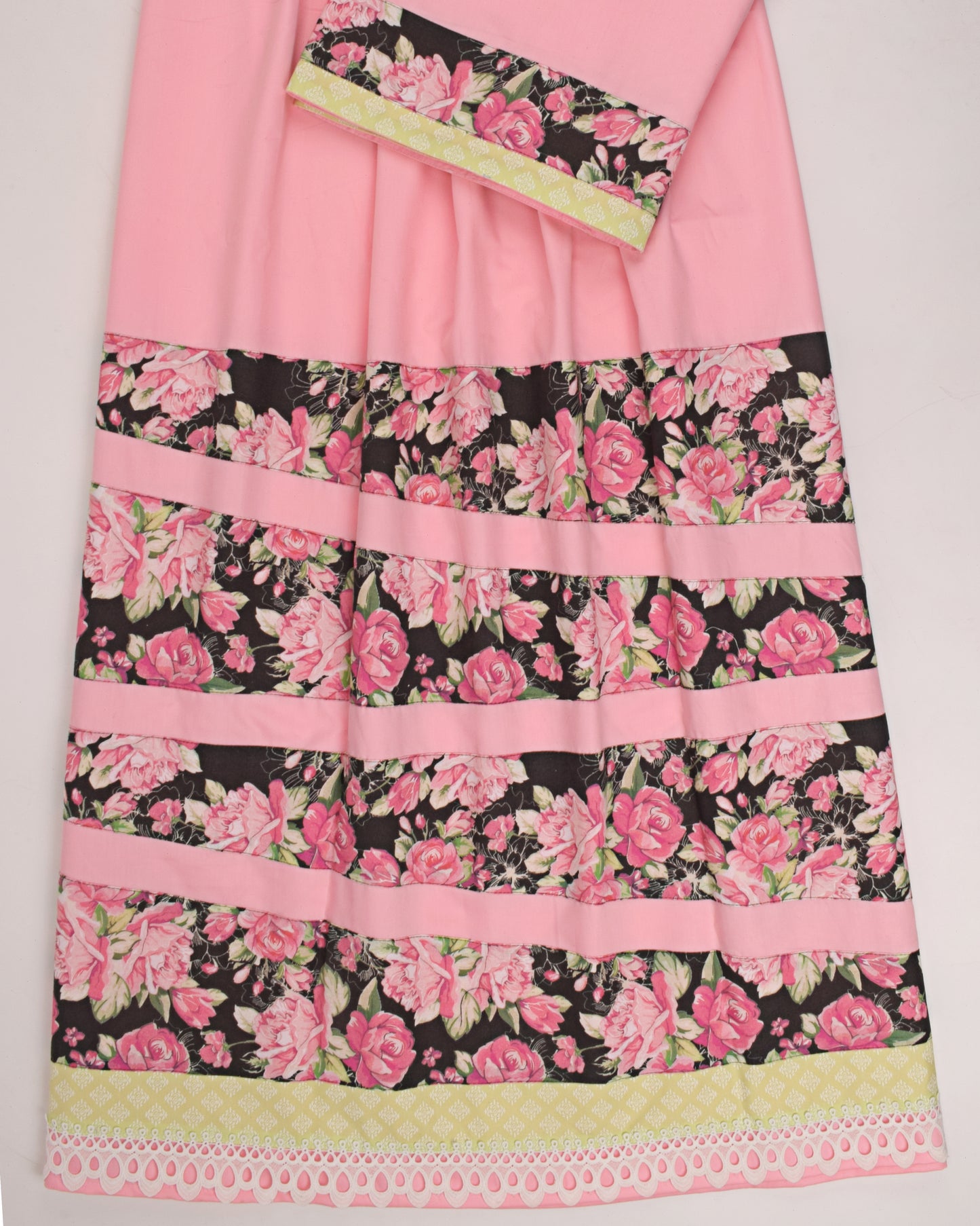 Baby Pink Rida With Floral Belt Pattern & Smart Look