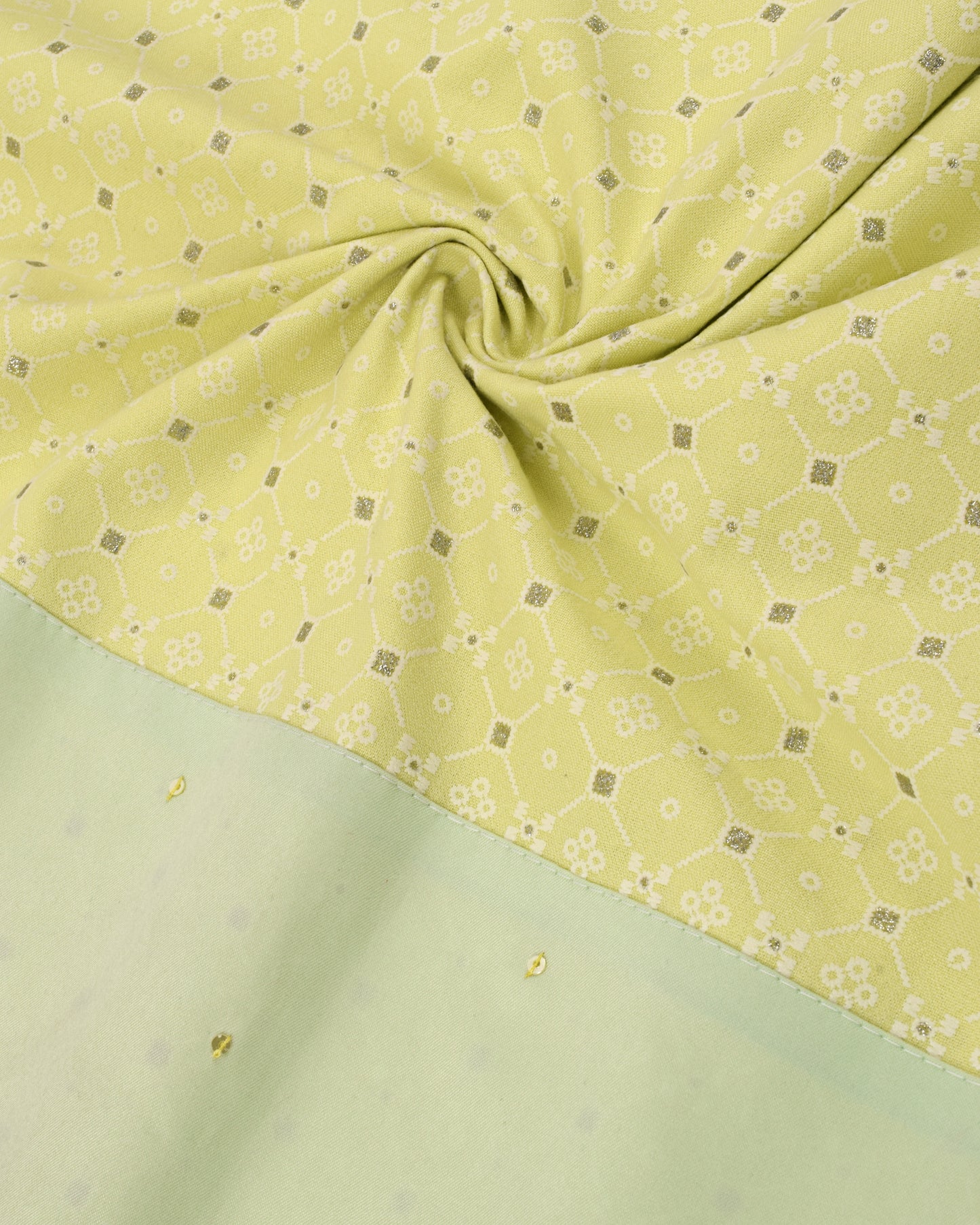 Green Shade Rida With Color Block Pattern & Aari Bunch
