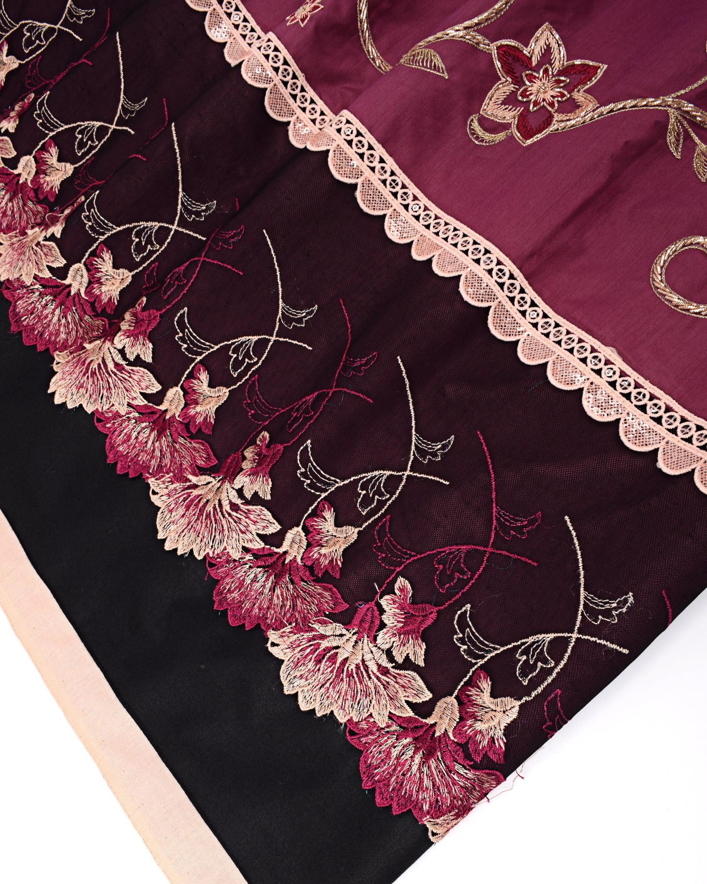 Cream Rida With Smart Lace & Rose Applique Bunch