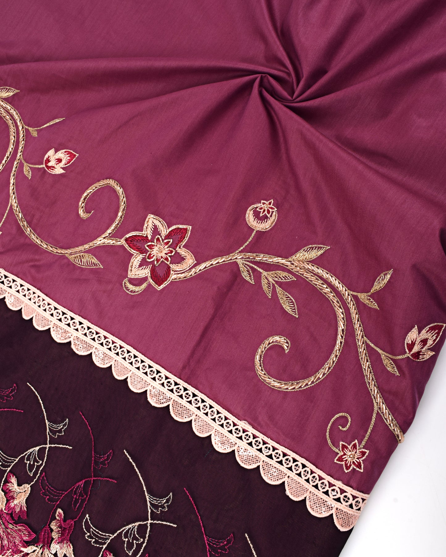 Cream Rida With Smart Lace & Rose Applique Bunch