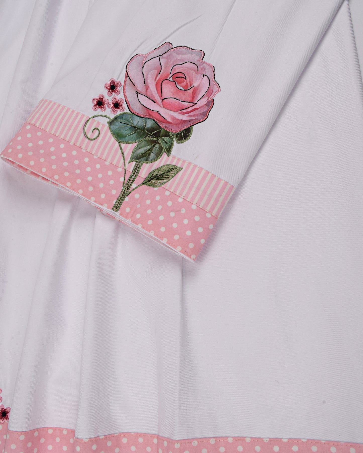 White Rida With Smart Lace & Rose Applique Work