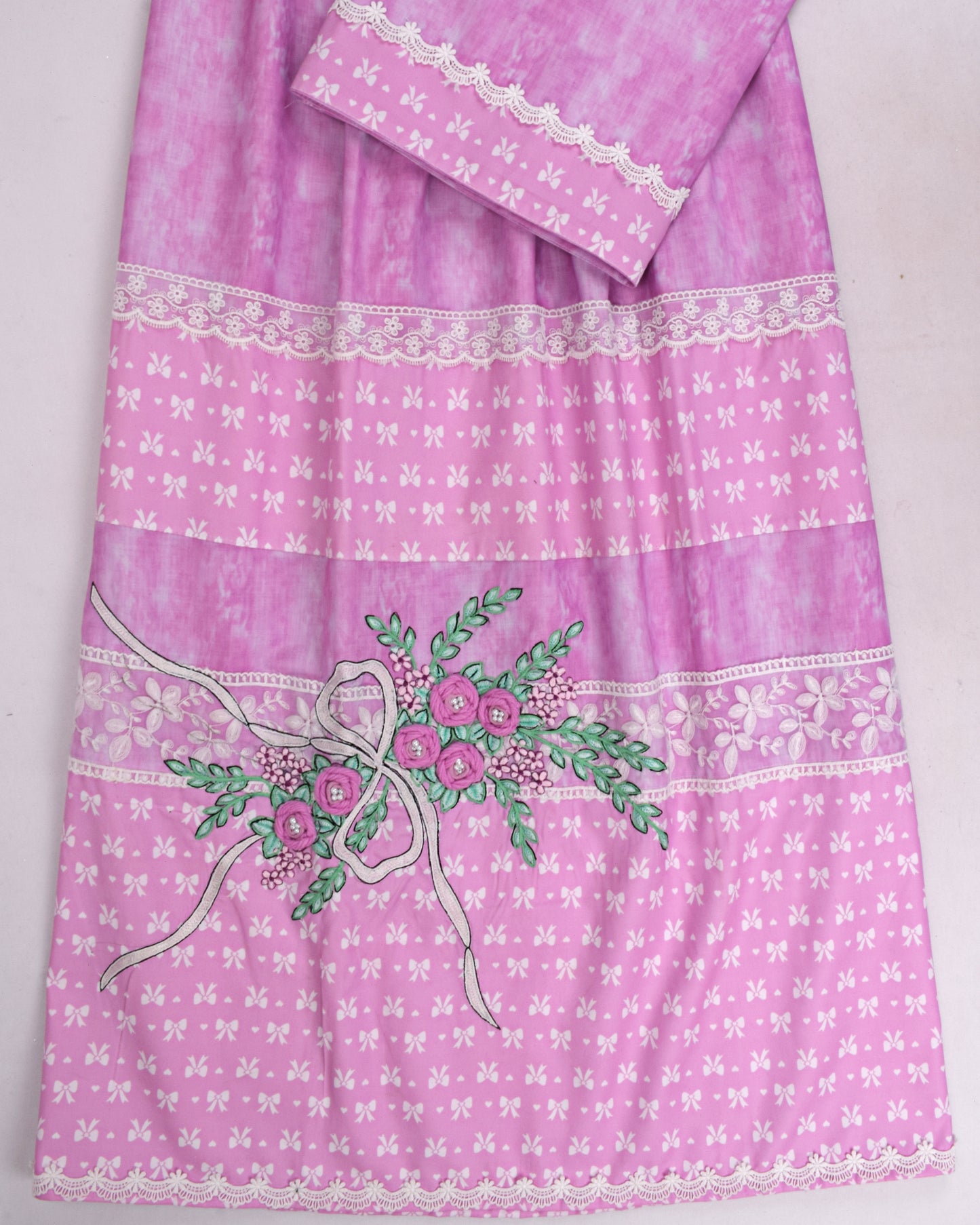 Pinkish Purple Marble Rida With Printed Panel & Floral Bunch