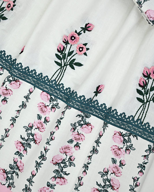 White Rida With Smart Floral Panel Lace & Smart Floral Bullion All Over Work