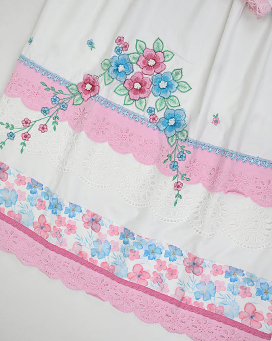 White Rida With Smart Multi Floral Panel Smart Lace & Floral Work