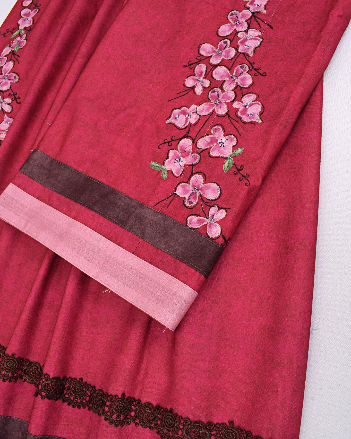 Falsa With Smart Lacing Panel & Floral Standing Work
